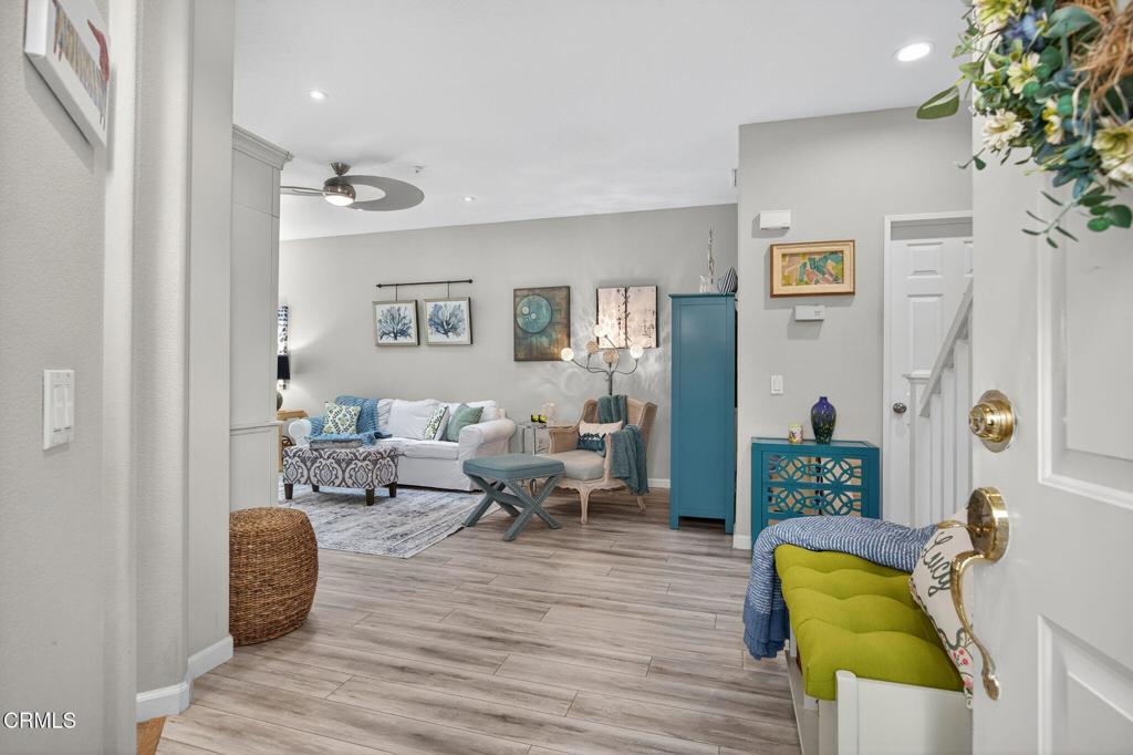 Moorpark, California, 93021, United States, 2 Bedrooms Bedrooms, ,3 BathroomsBathrooms,Residential,For Sale,1989466