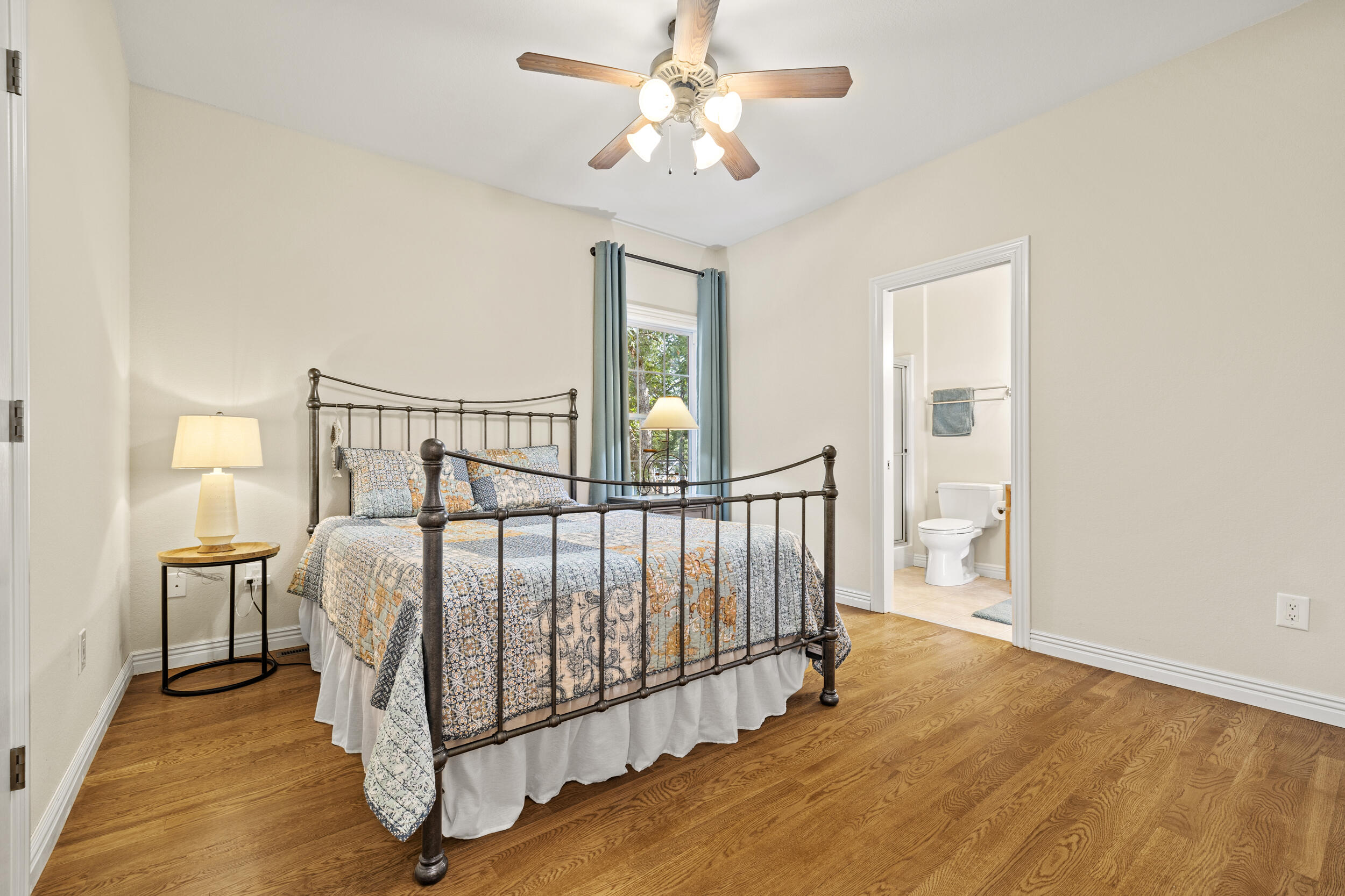 Kimberling City, Missouri, 65686, United States, 5 Bedrooms Bedrooms, ,4 BathroomsBathrooms,Residential,For Sale,1883483