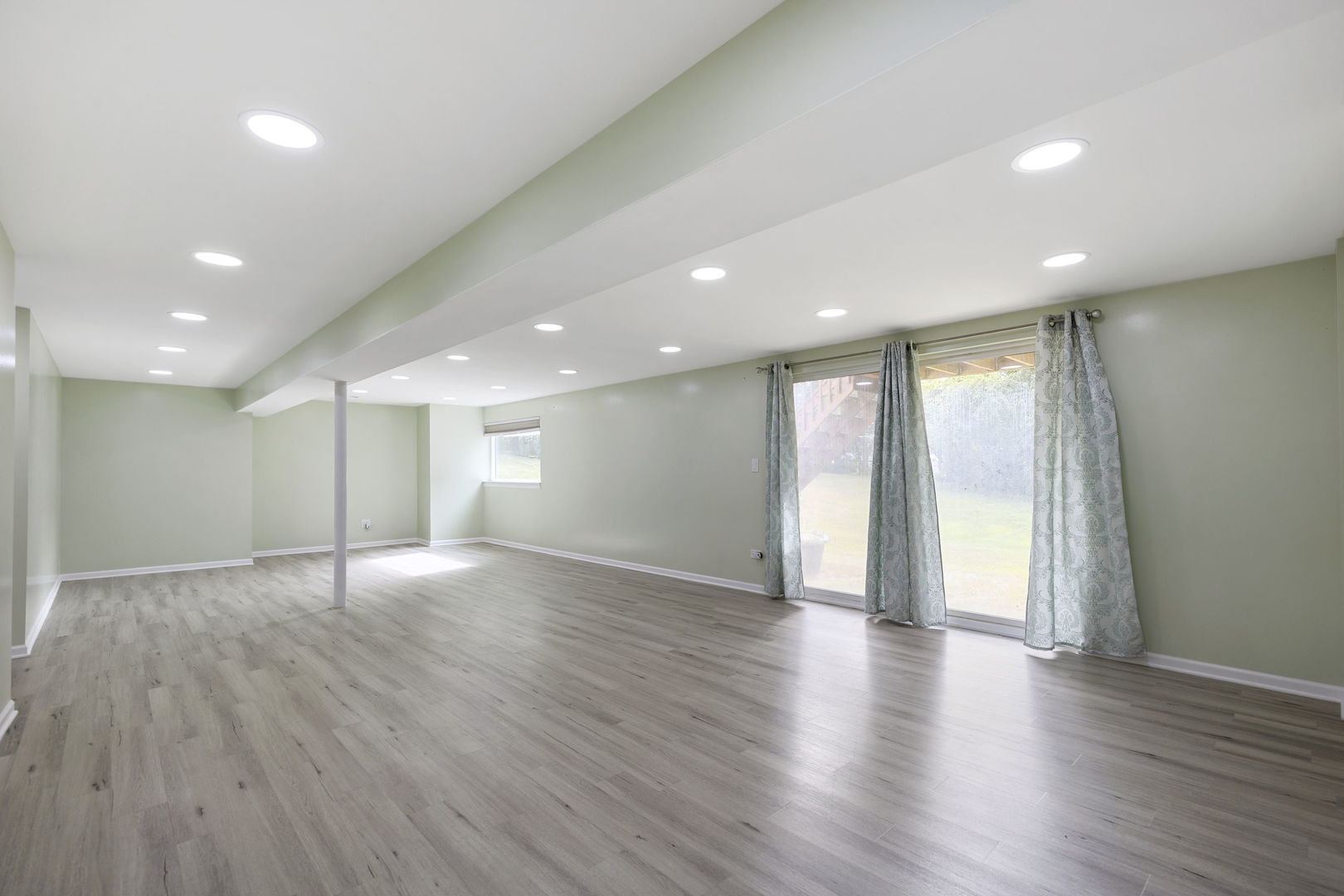 Gurnee, Illinois, 60031, United States, 5 Bedrooms Bedrooms, ,3 BathroomsBathrooms,Residential,For Sale,1940338
