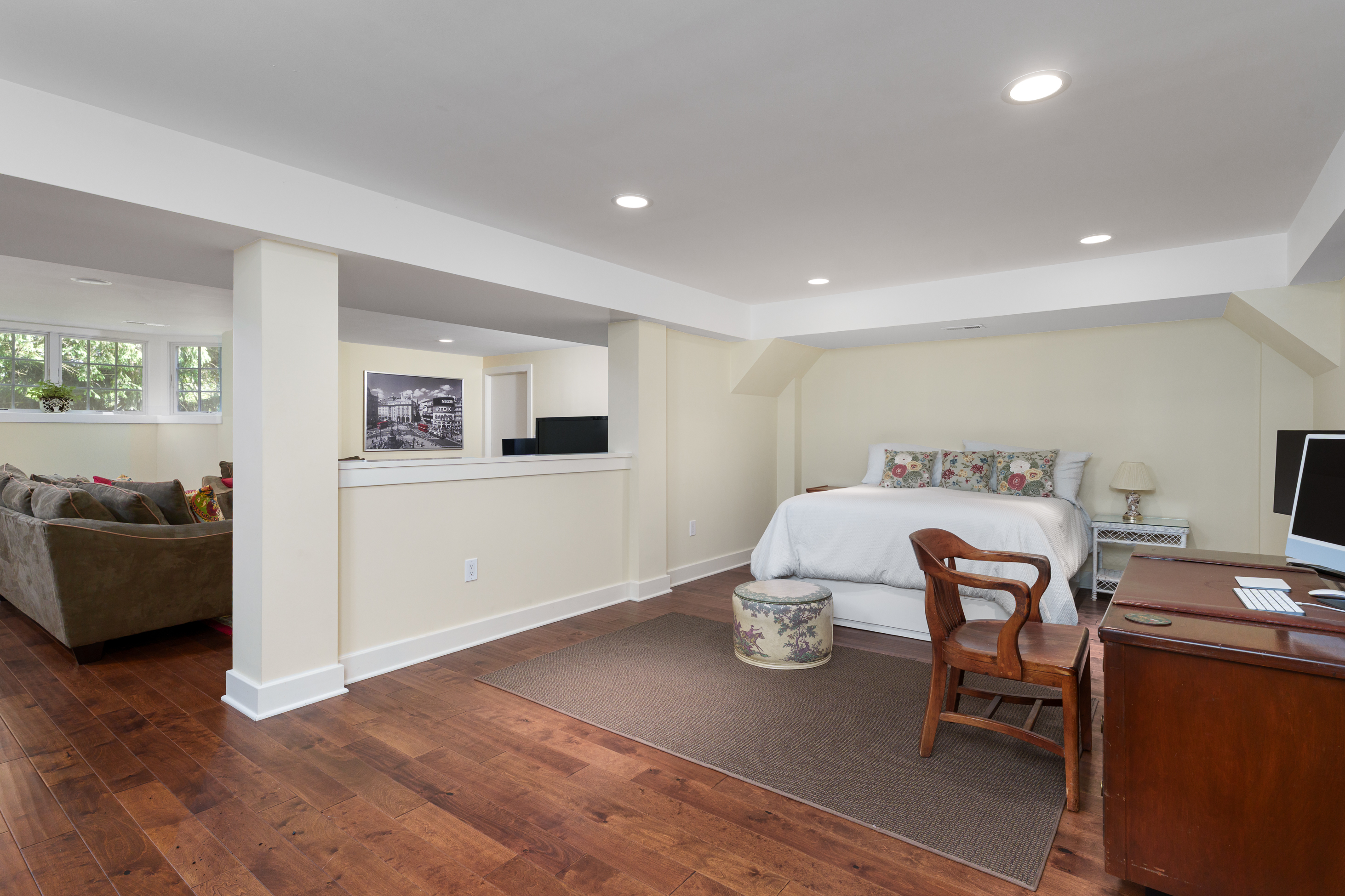  Exceptional Pond View Home with Dual Primary Suites - 物件實景