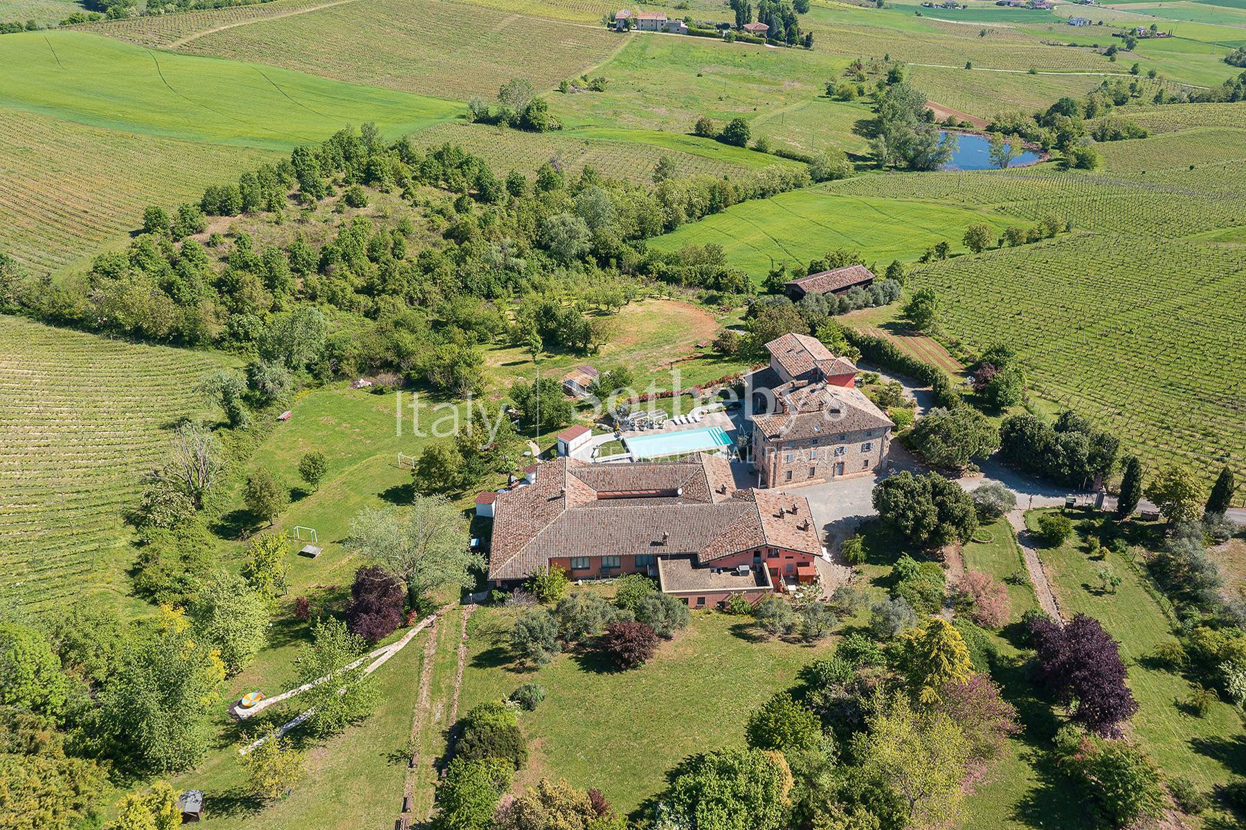  Farmhouse among the Vineyards of the Val Tidone south of Milan - 物件實景