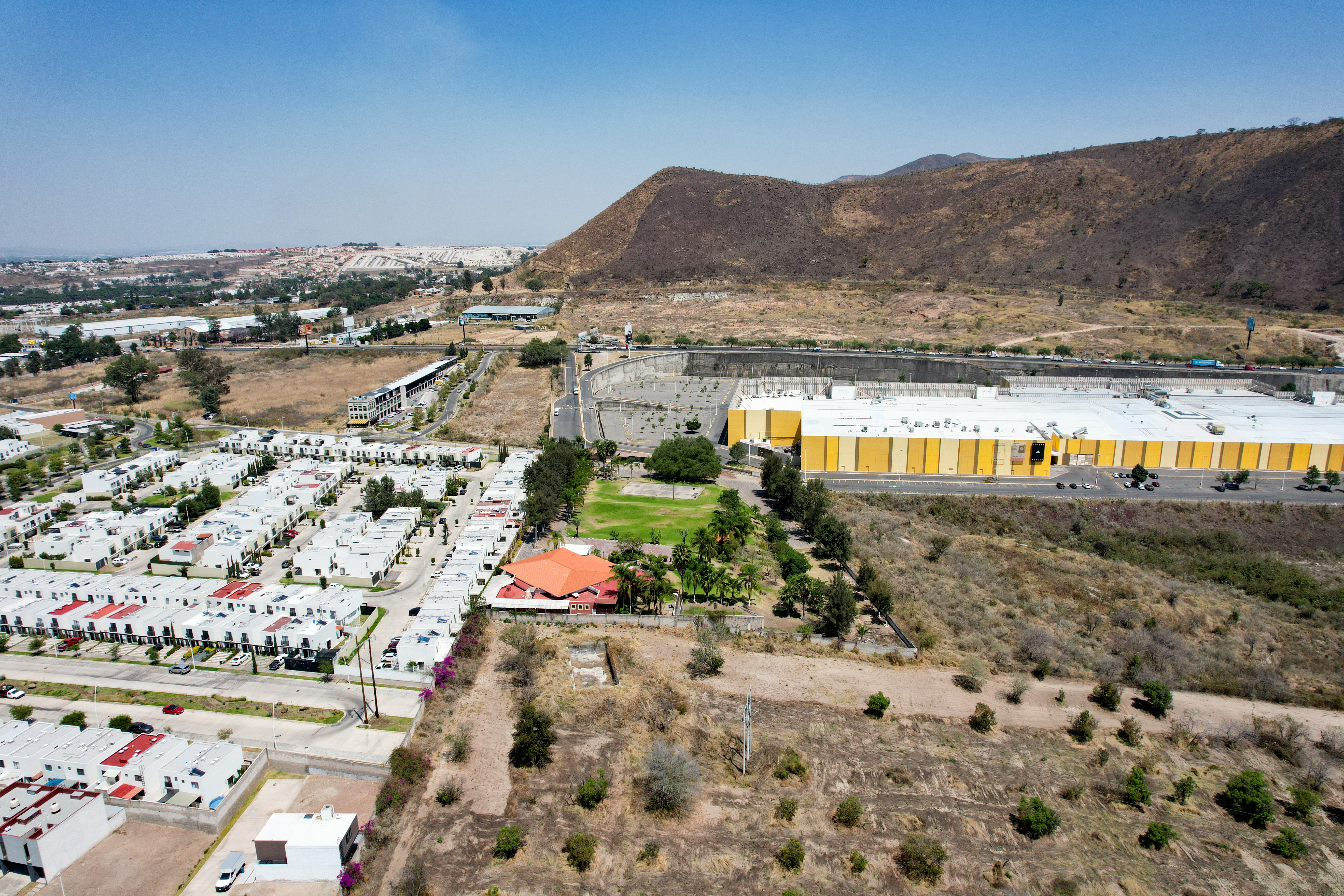  Terreno con alto potencial de desarrollo antes de las Plazas Outlet. San Agustín - 物件實景
