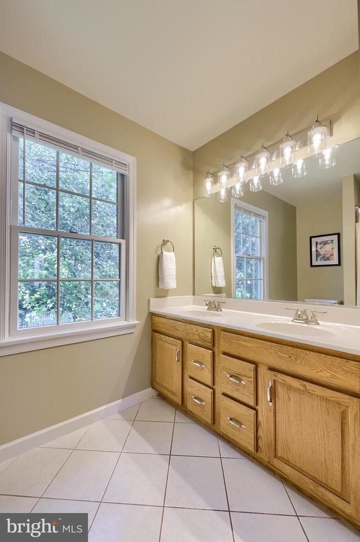 Lancaster, Pennsylvania, 17603, United States, 3 Bedrooms Bedrooms, ,3 BathroomsBathrooms,Residential,For Sale,1964719