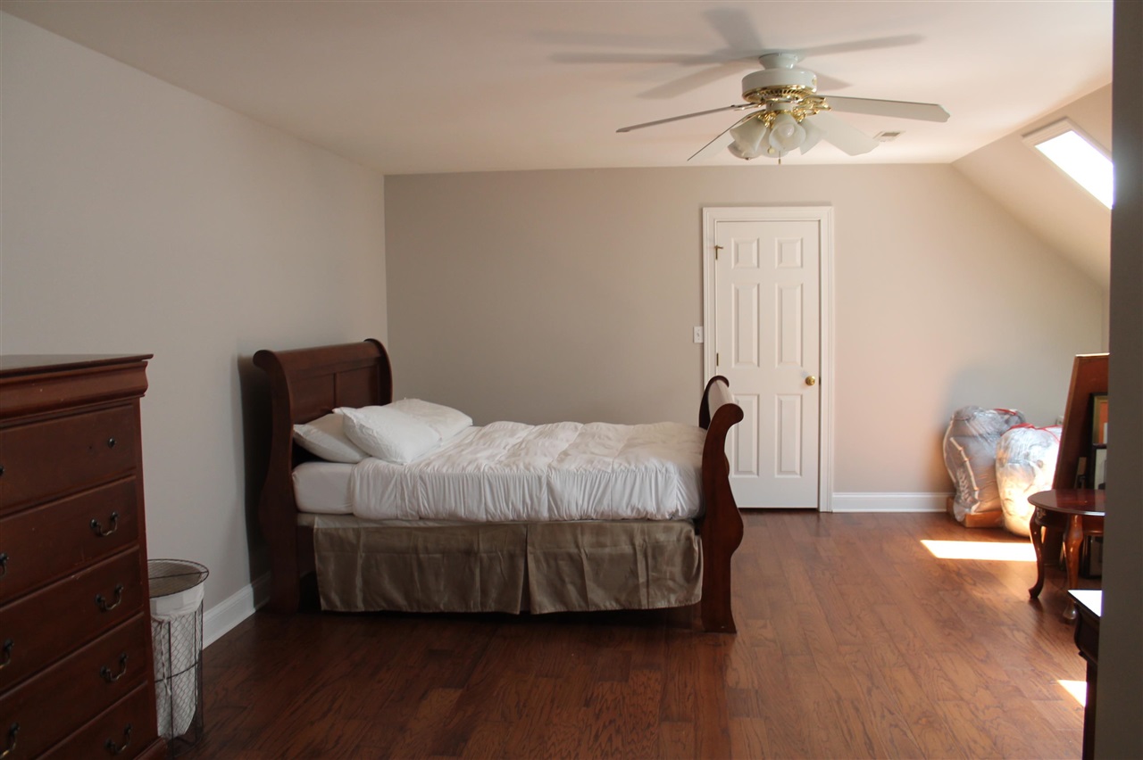 Bowling Green, Kentucky, 42104, United States, 5 Bedrooms Bedrooms, ,3 BathroomsBathrooms,Residential,For Sale,1827848