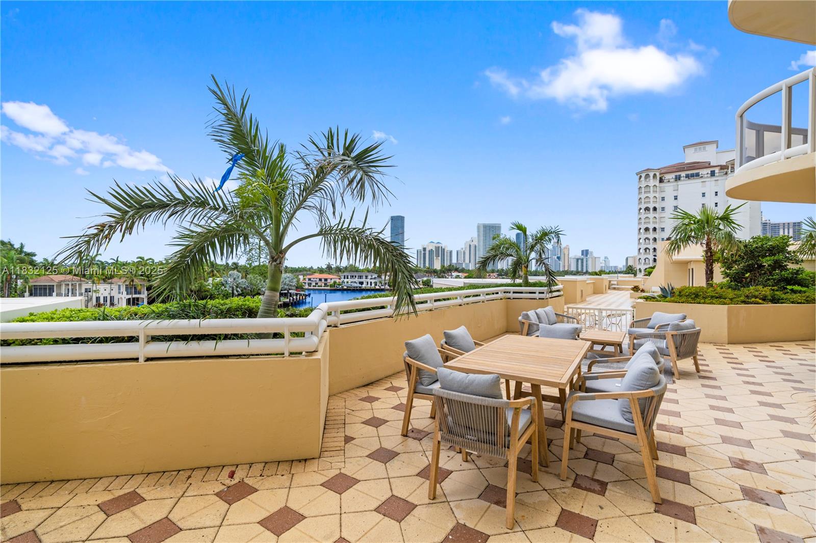 Aventura, Florida, 33180, United States, 2 Bedrooms Bedrooms, ,3 BathroomsBathrooms,Residential,For Sale,1885240