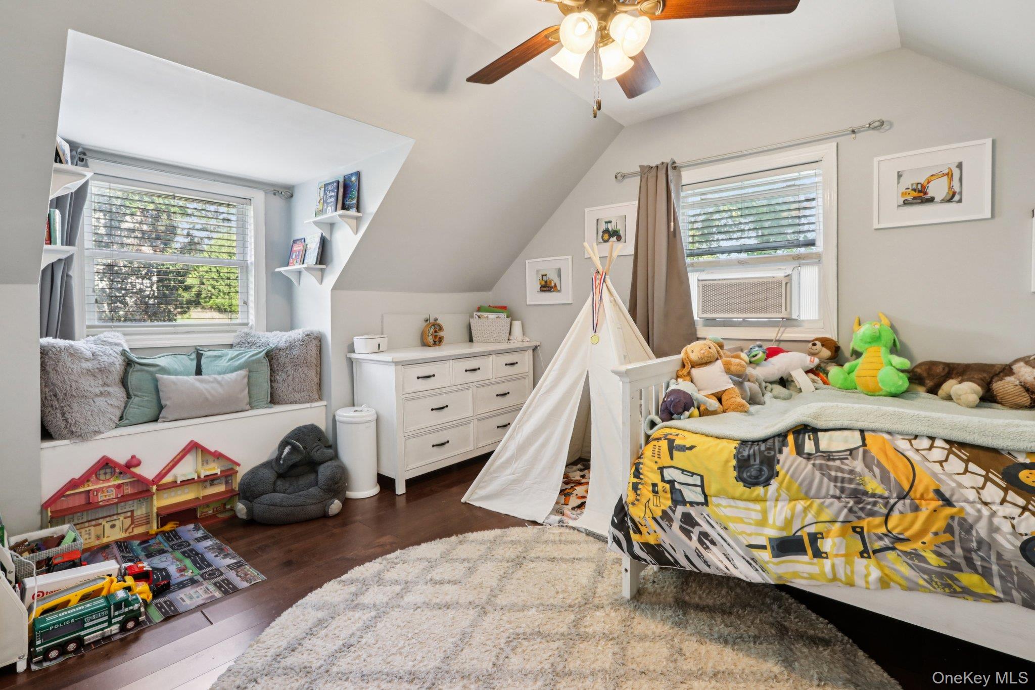 Garnerville, New York, 10923, United States, 4 Bedrooms Bedrooms, ,2 BathroomsBathrooms,Residential,For Sale,1974651