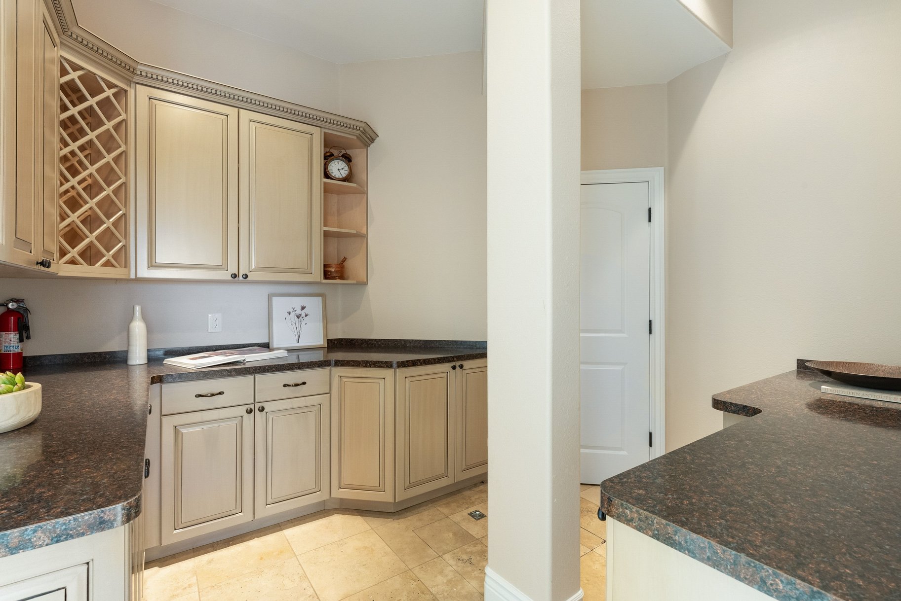  Private Mountain Estate with Elevated Views - 物件實景