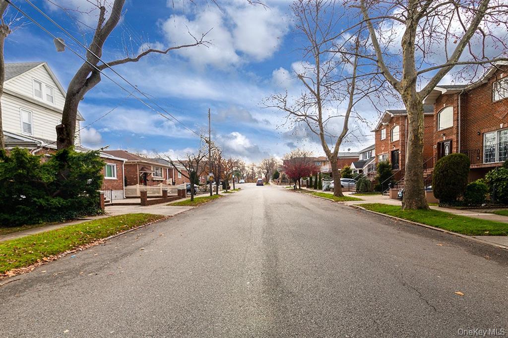 Beechhurst, New York, 11357, United States, 4 Bedrooms Bedrooms, ,1 BathroomBathrooms,Residential,For Sale,1973766