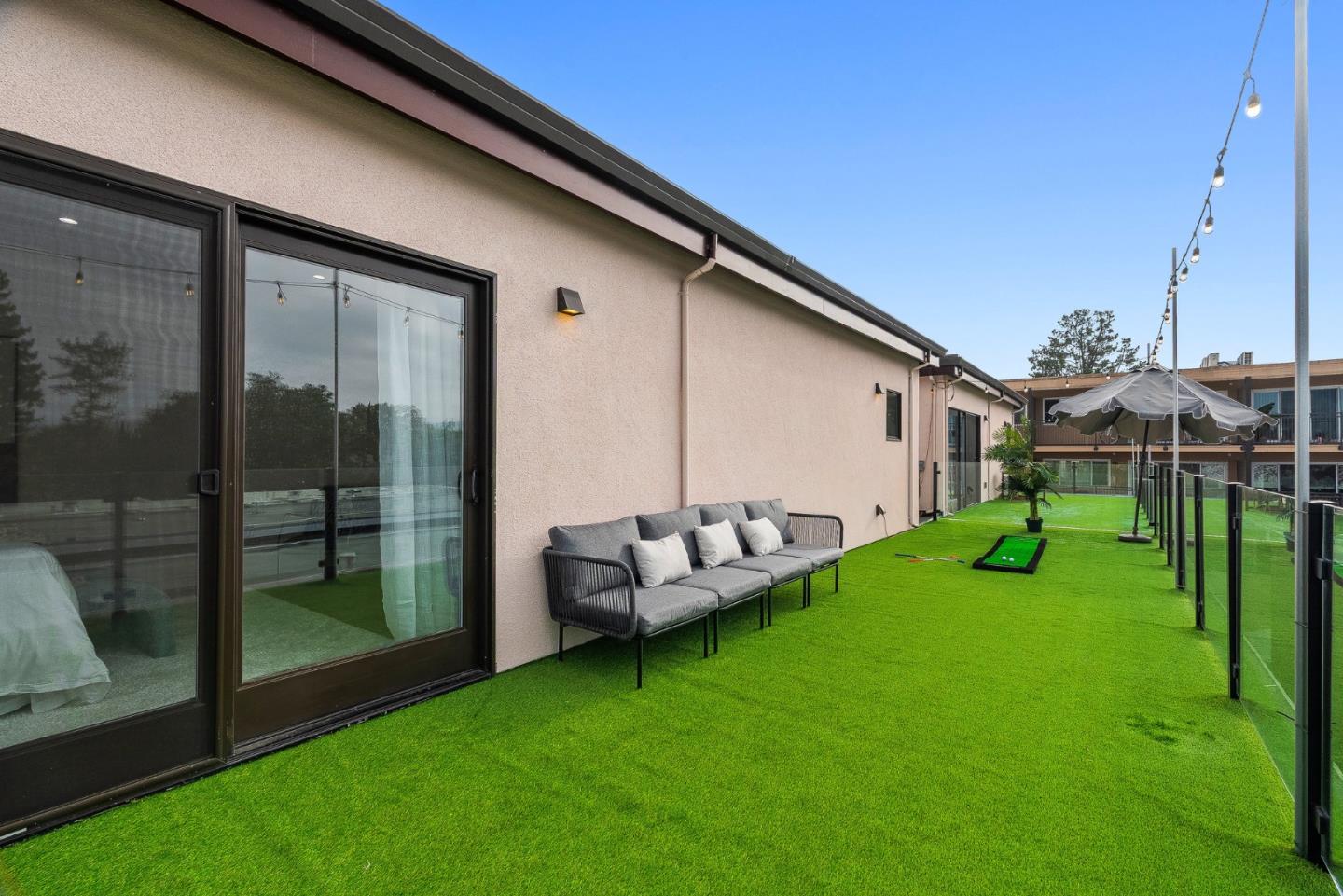 Redwood City, California, 94061, United States, 2 Bedrooms Bedrooms, ,3 BathroomsBathrooms,Residential,For Sale,2000792