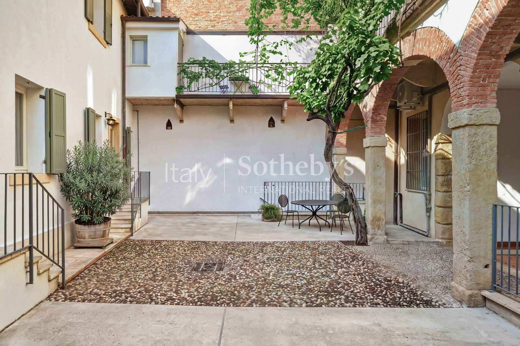  16th-Century Palazzo Just Steps from Verona’s Historic Centre - 物件實景