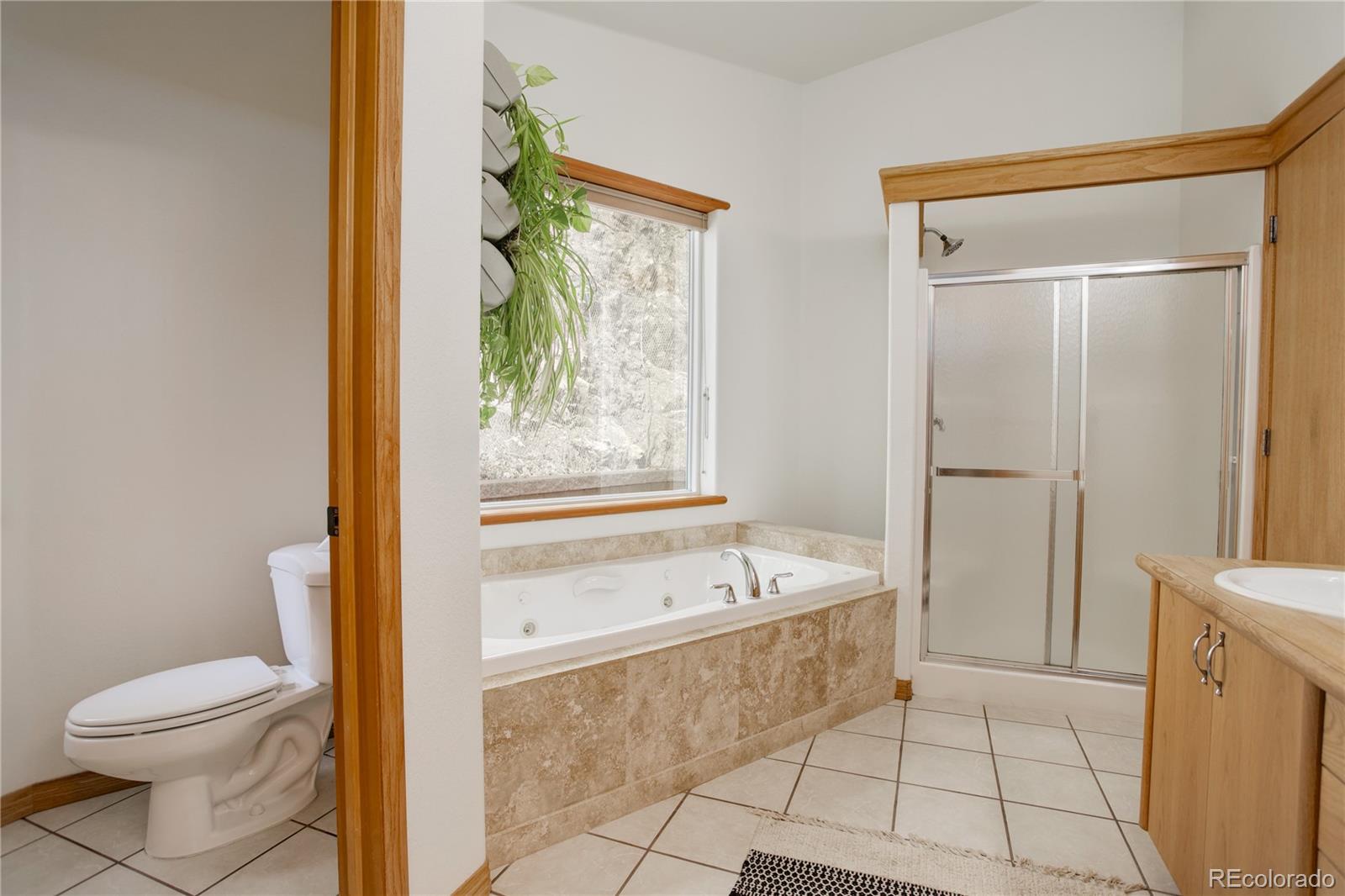 Littleton, Colorado, 80127, United States, 3 Bedrooms Bedrooms, ,2 BathroomsBathrooms,Residential,For Sale,1846692