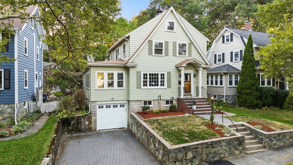 Malden, Massachusetts, 02148, United States, 3 Bedrooms Bedrooms, ,2 BathroomsBathrooms,Residential,For Sale,1942894