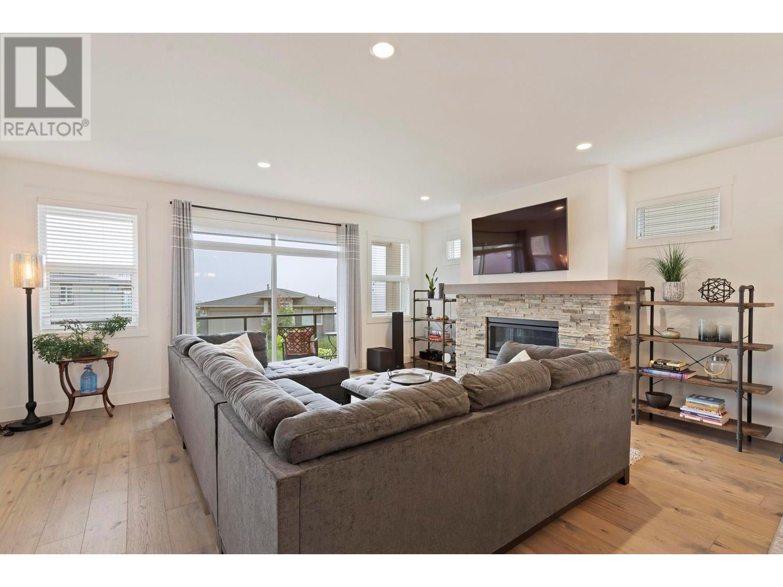 KELOWNA, British Columbia, V1P 1T8, CA, 3 Bedrooms Bedrooms, ,2 BathroomsBathrooms,Residential,For Sale,1838689