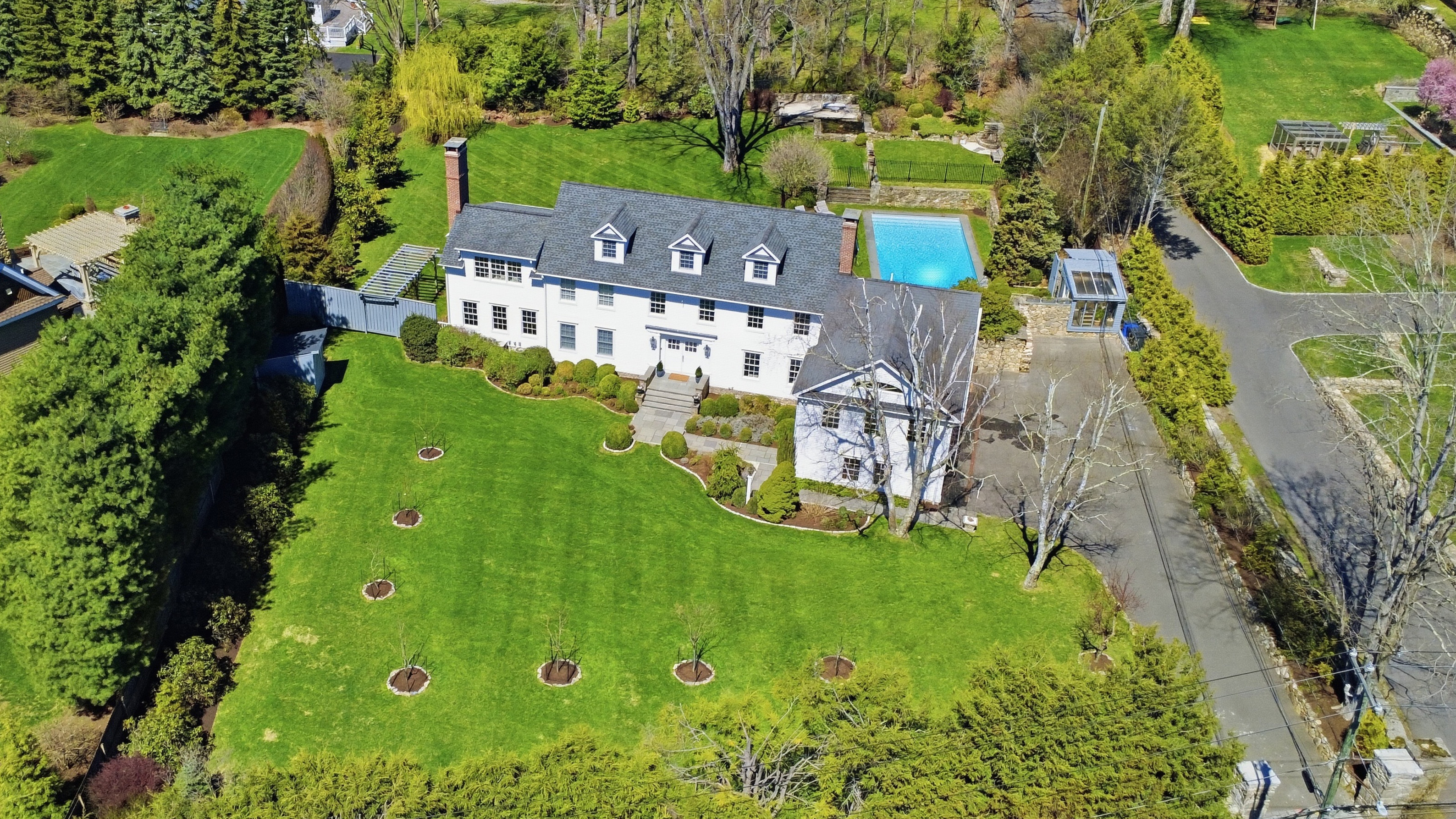  Stately Updated Colonial on Magnificent Grounds - 物件實景