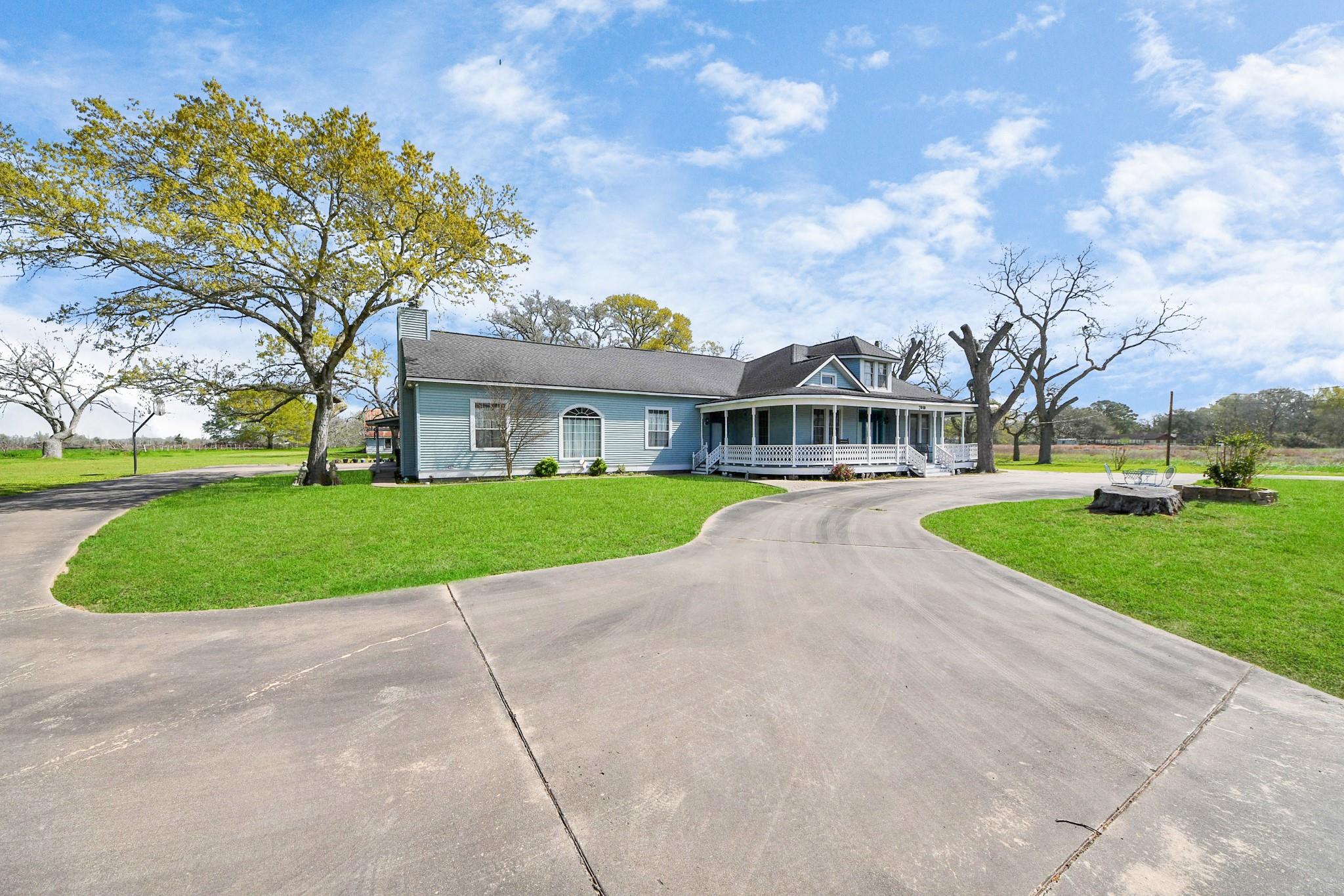 Wallis, Texas, 77485, United States, 3 Bedrooms Bedrooms, ,4 BathroomsBathrooms,Residential,For Sale,1928223