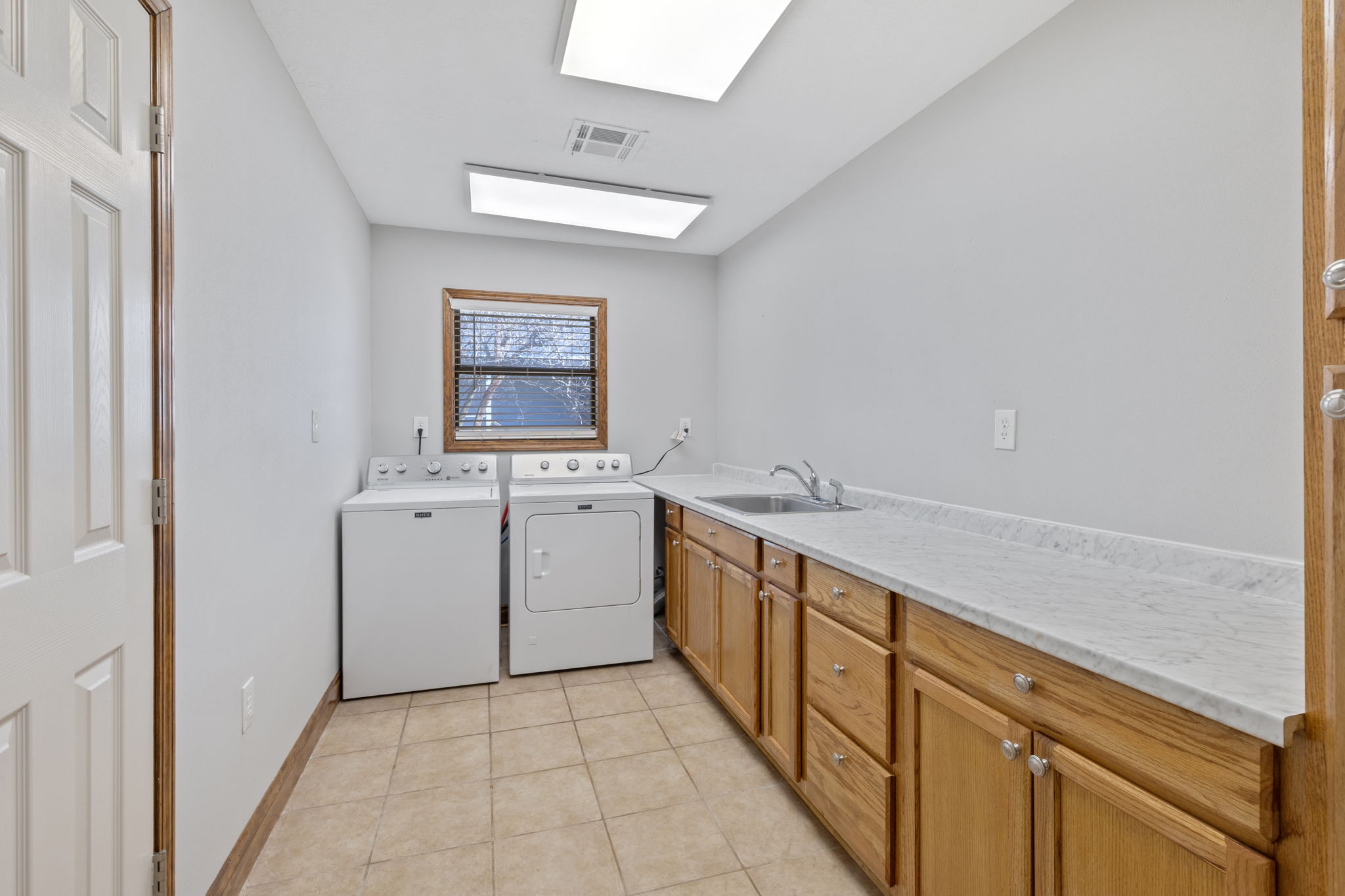 Lake Charles, Louisiana, 70601, United States, 4 Bedrooms Bedrooms, ,3 BathroomsBathrooms,Residential,For Sale,2005290