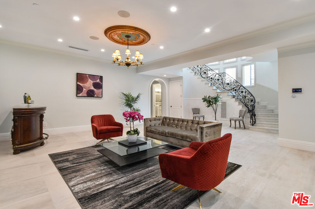 Santa Monica, California, 90402, United States, 5 Bedrooms Bedrooms, ,7 BathroomsBathrooms,Residential,For Sale,1838170