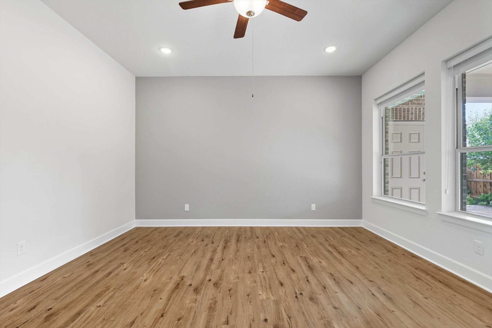 Arlington, Texas, 76005, United States, 2 Bedrooms Bedrooms, ,2 BathroomsBathrooms,Residential,For Sale,1981286