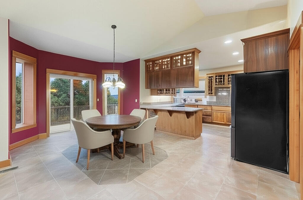 Prineville, Oregon, 97754, United States, 4 Bedrooms Bedrooms, ,3 BathroomsBathrooms,Residential,For Sale,1896038