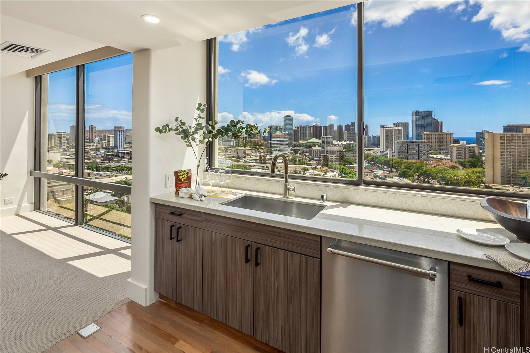 Honolulu, Hawaii, 96826, United States, 3 Bedrooms Bedrooms, ,3 BathroomsBathrooms,Residential,For Sale,1934330