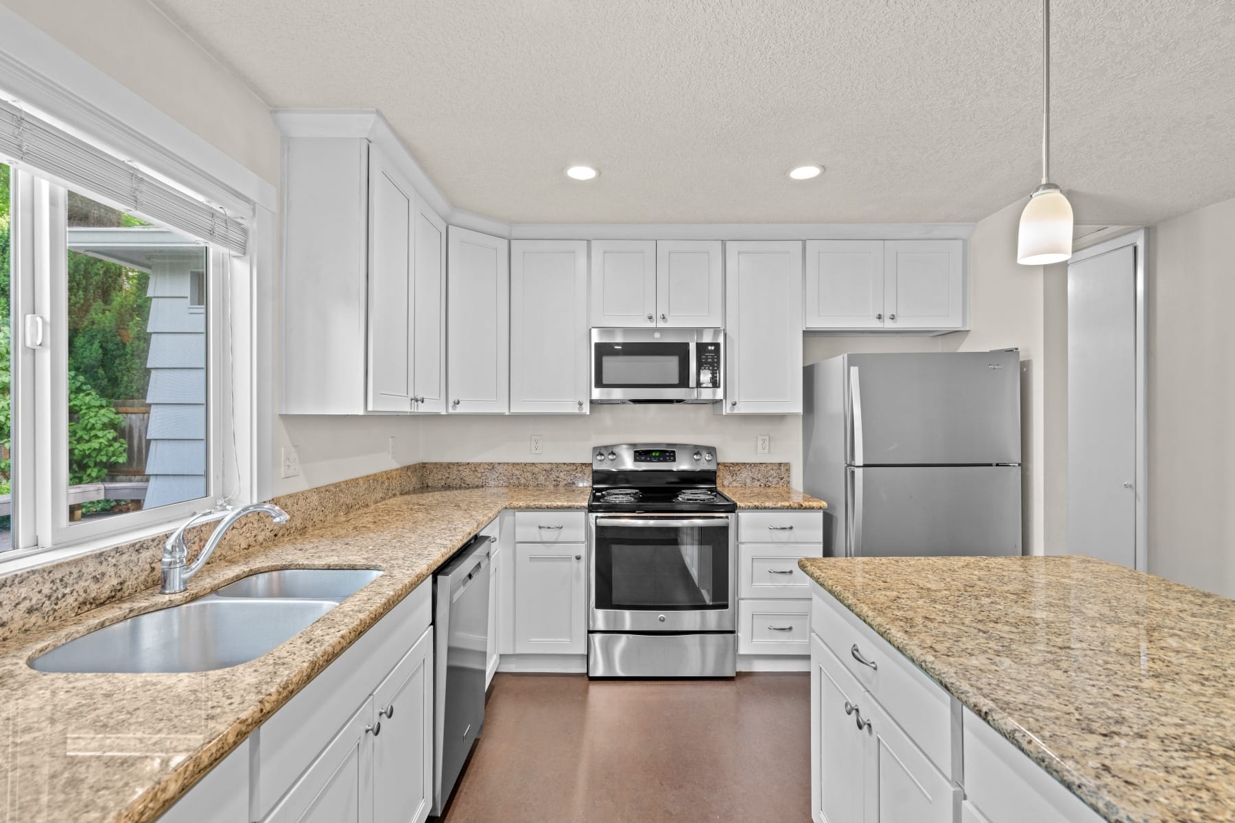  232 6TH ST Lake Oswego, OR 97034 - 物件實景