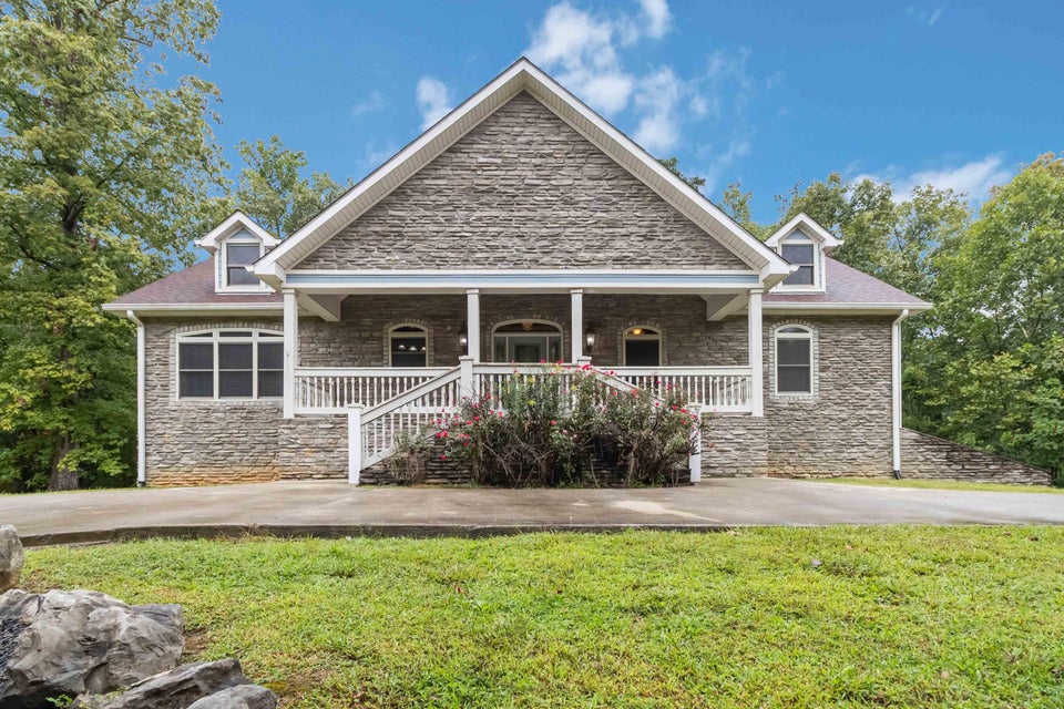 Burnside, Kentucky, 42519, United States, 5 Bedrooms Bedrooms, ,4 BathroomsBathrooms,Residential,For Sale,1978974