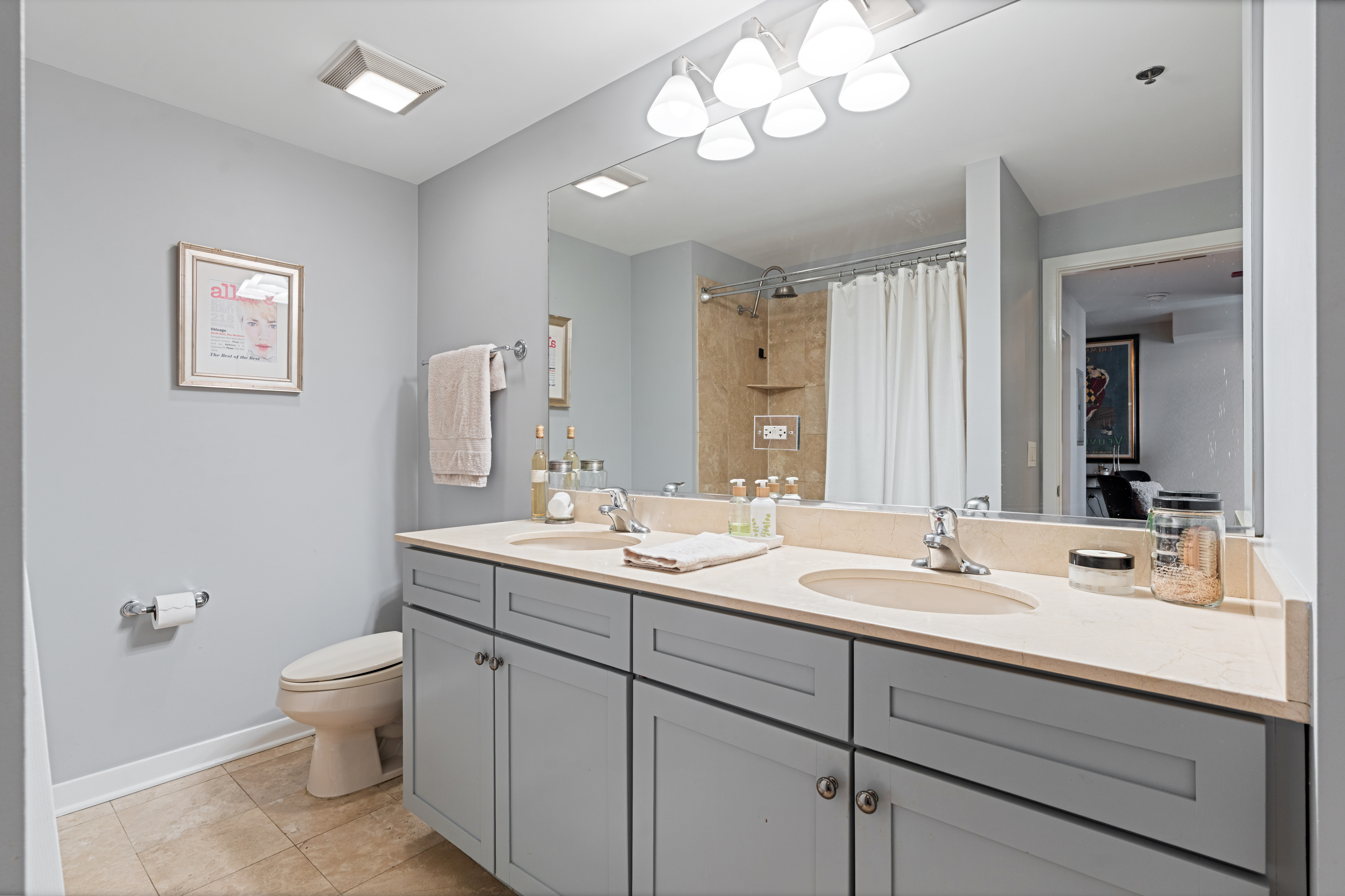  Spacious and Bright One Bedroom Condo in Perfect West Loop Location - 物件實景