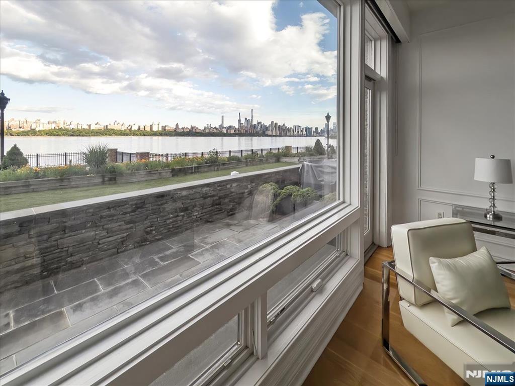 Edgewater, New Jersey, 07020, United States, 2 Bedrooms Bedrooms, ,2 BathroomsBathrooms,Residential,For Sale,1849063