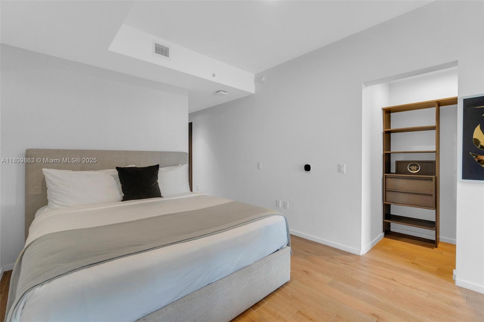 Miami, Florida, 33132, United States, ,1 BathroomBathrooms,Residential,For Sale,1837024