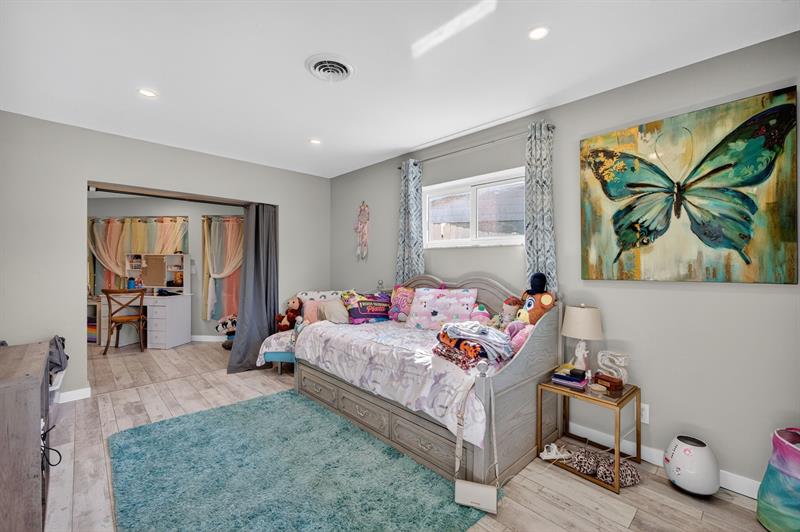 Oakland Park, Florida, 33334, United States, 3 Bedrooms Bedrooms, ,2 BathroomsBathrooms,Residential,For Sale,1986297