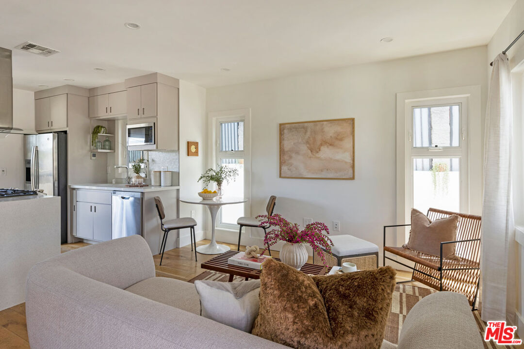 Los Angeles, California, 90042, United States, 1 Bedroom Bedrooms, ,2 BathroomsBathrooms,Residential,For Sale,1828163
