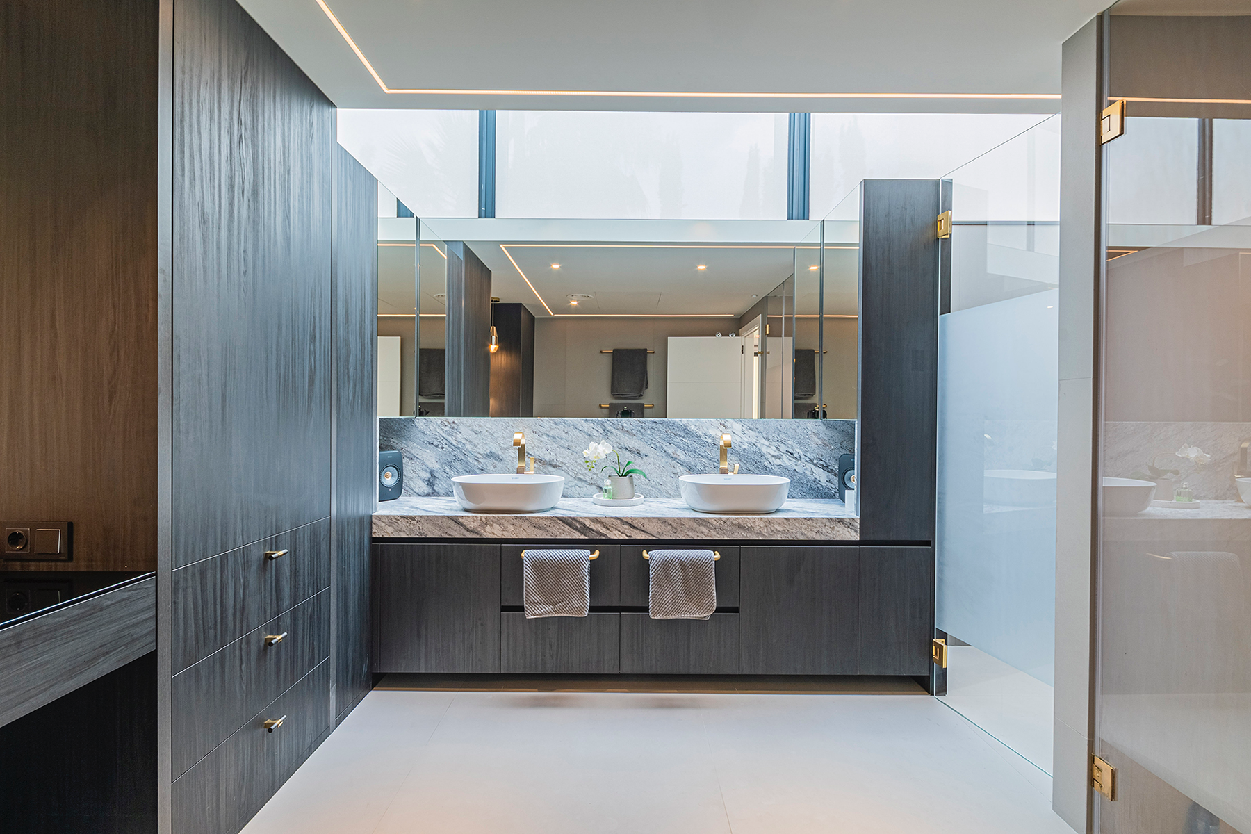  Luxury contemporary villa with pool, garden, and top energy efficiency - 物件實景