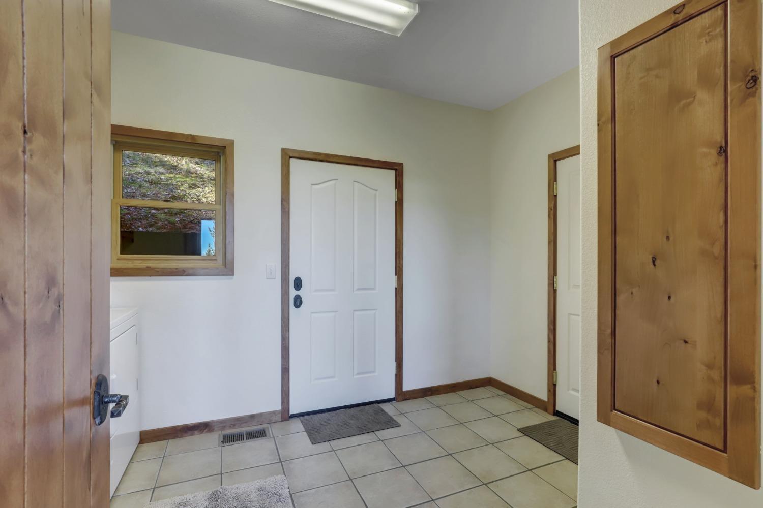 Nevada City, California, 95959, United States, 3 Bedrooms Bedrooms, ,3 BathroomsBathrooms,Residential,For Sale,1937028
