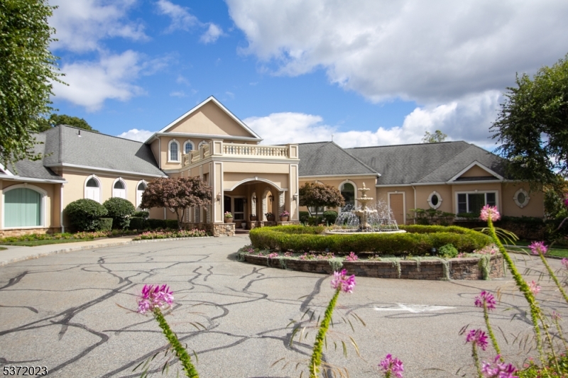 Rockaway Twp., New Jersey, 07866-5821, United States, 2 Bedrooms Bedrooms, ,2 BathroomsBathrooms,Residential,For Sale,1915485