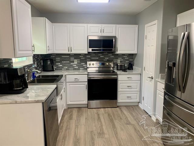 Pensacola, Florida, 32526, United States, 4 Bedrooms Bedrooms, ,3 BathroomsBathrooms,Residential,For Sale,1940063