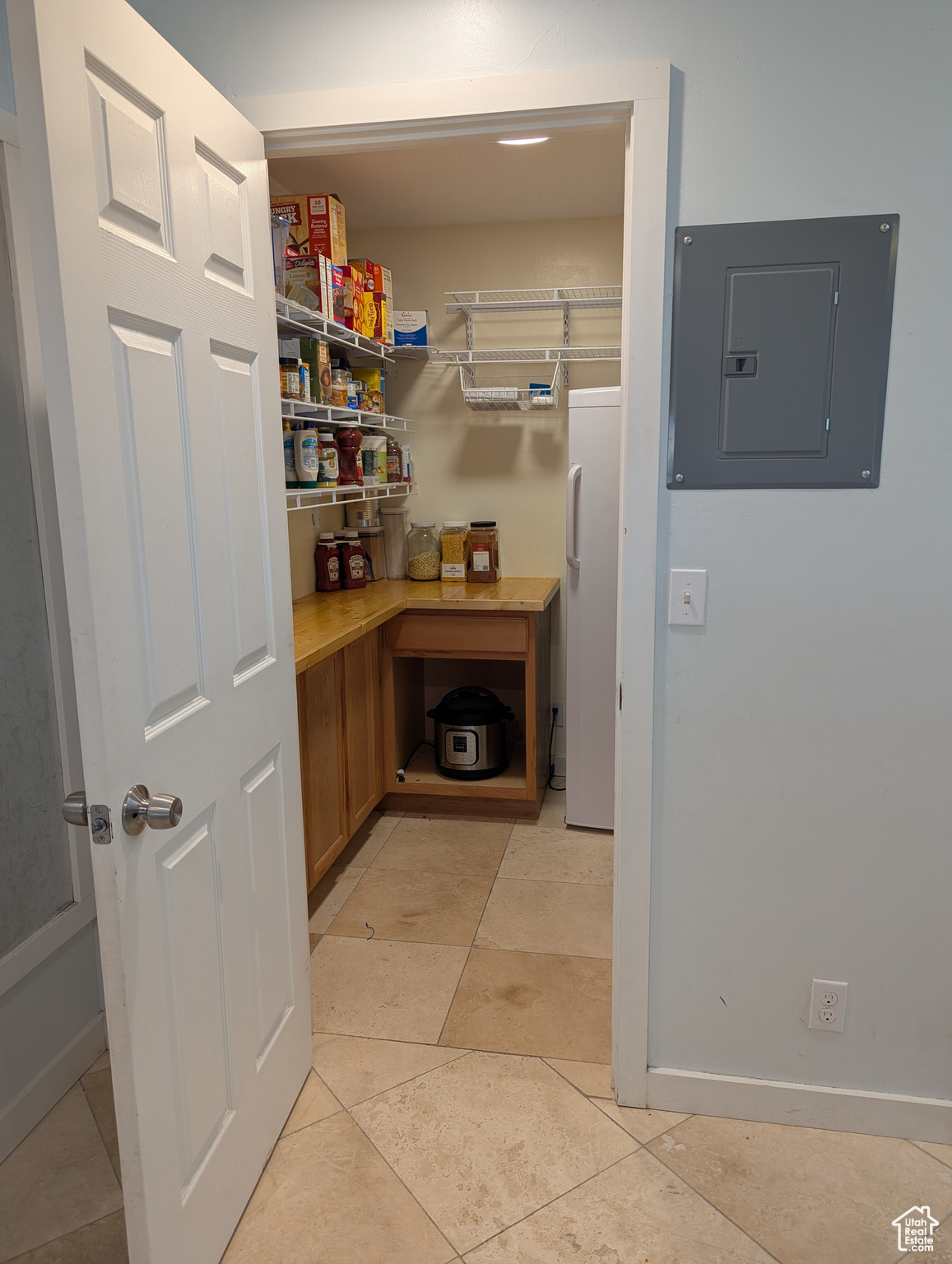 Orem, Utah, 84097, United States, 7 Bedrooms Bedrooms, ,3 BathroomsBathrooms,Residential,For Sale,1983193