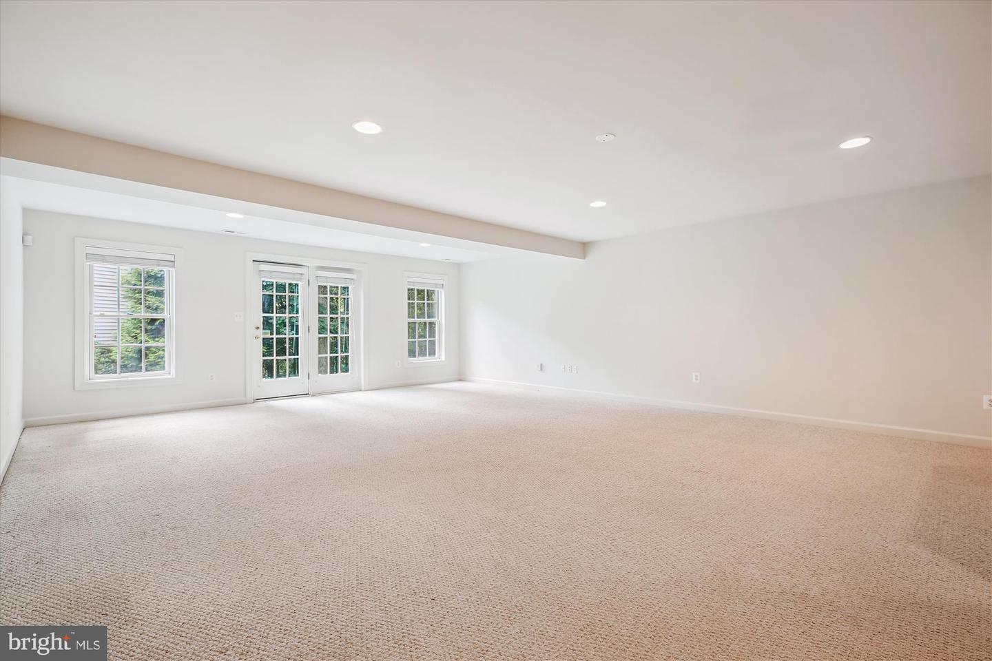 Gaithersburg, Maryland, 20878, United States, 5 Bedrooms Bedrooms, ,5 BathroomsBathrooms,Residential,For Sale,1907649