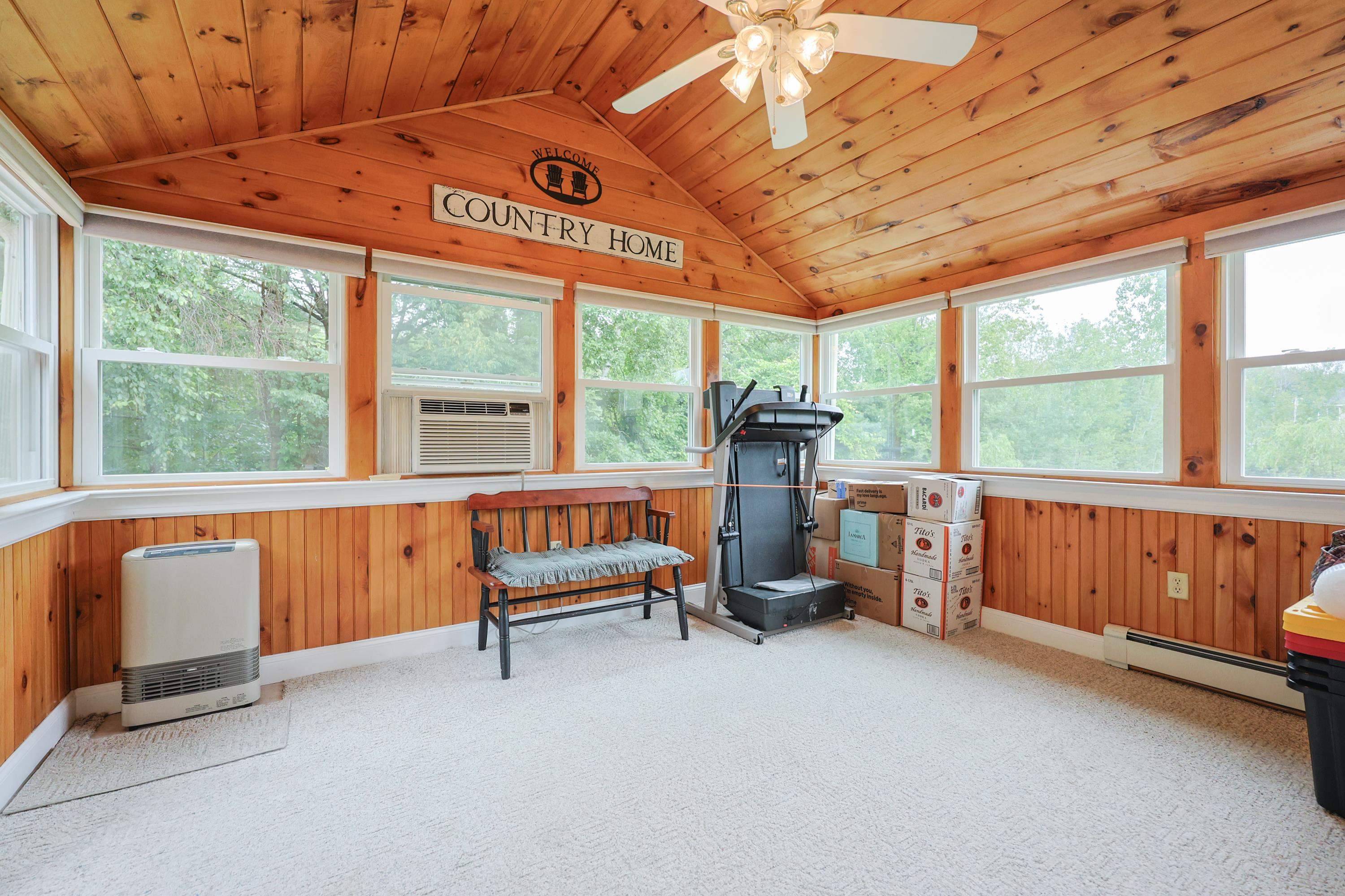 Hampstead, New Hampshire, 03826, United States, 4 Bedrooms Bedrooms, ,2 BathroomsBathrooms,Residential,For Sale,1890507