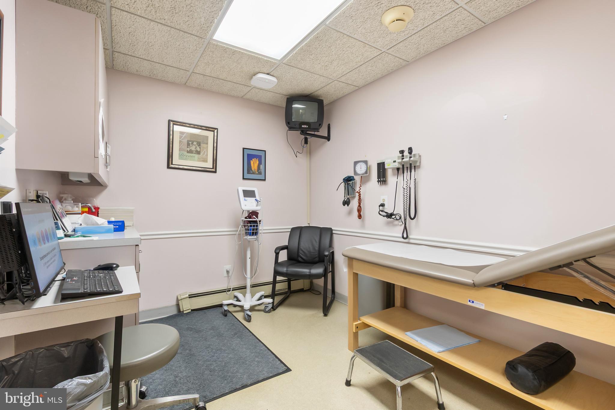 PHILADELPHIA, Pennsylvania, 19148, United States, 6 Bedrooms Bedrooms, ,Residential,For Sale,1990200