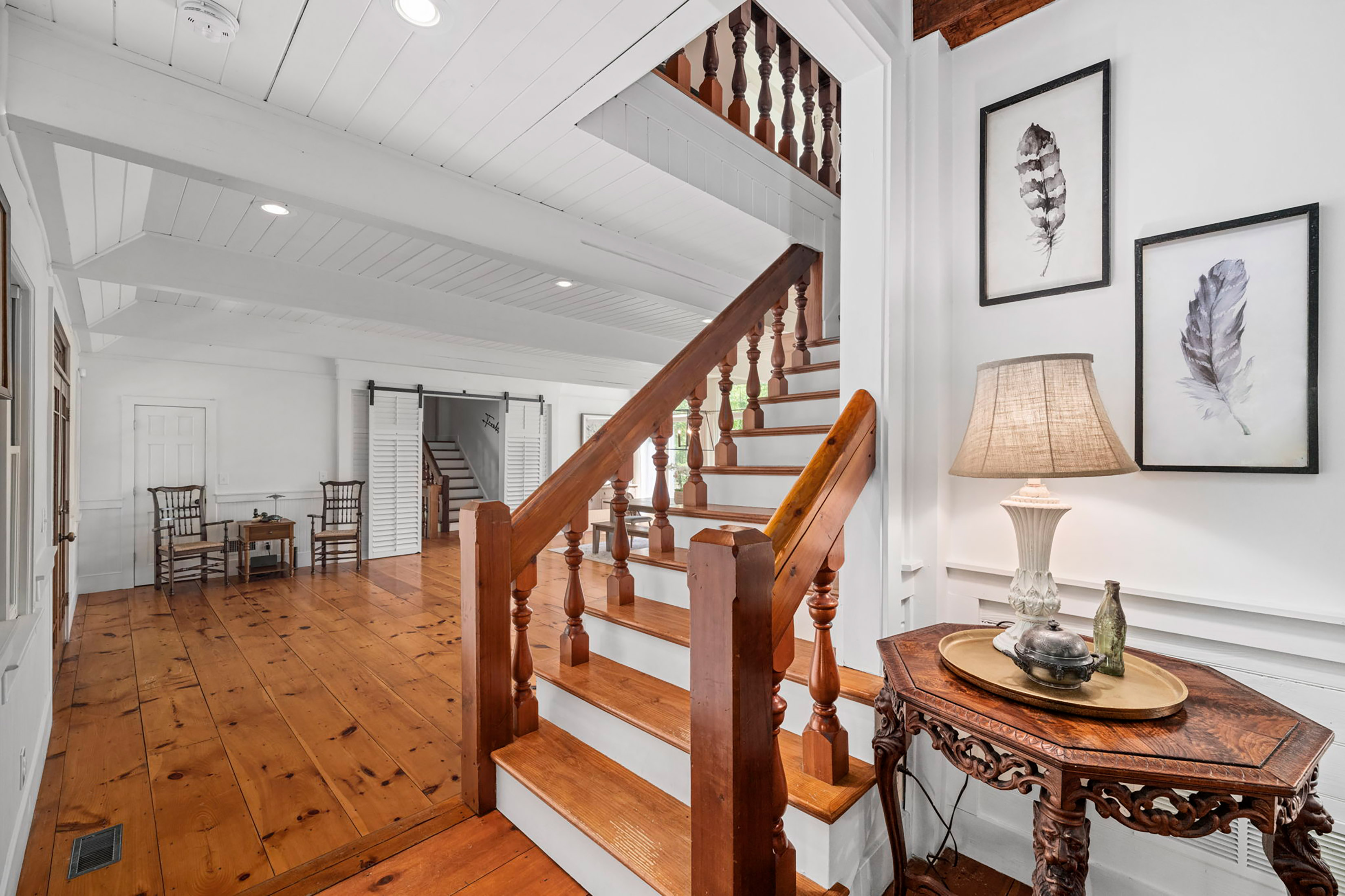  Live Timeless in Coveted Farmhouse on 4+ Private Gated Acres In Roswell - 物件實景