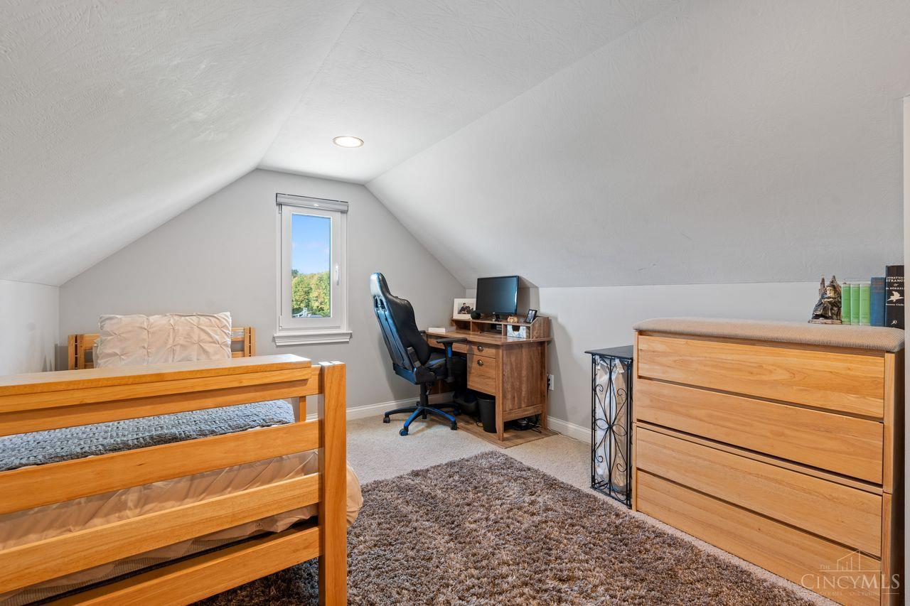 Hamilton Twp, Ohio, 45039, United States, 5 Bedrooms Bedrooms, ,4 BathroomsBathrooms,Residential,For Sale,1989607