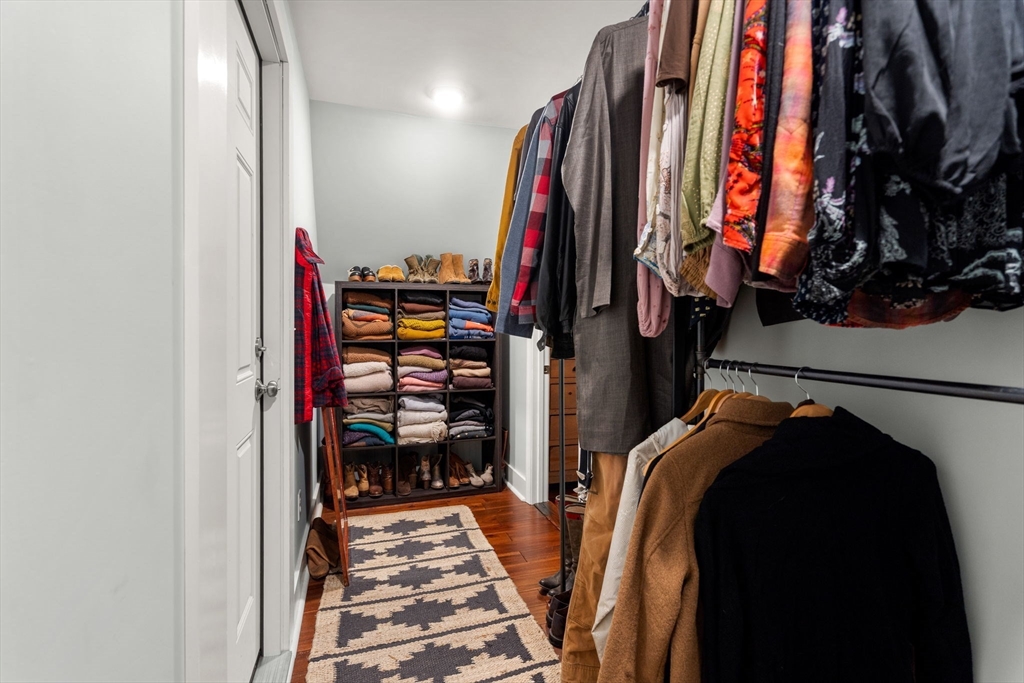 Merrimac, Massachusetts, 01860, United States, 4 Bedrooms Bedrooms, ,2 BathroomsBathrooms,Residential,For Sale,1988348