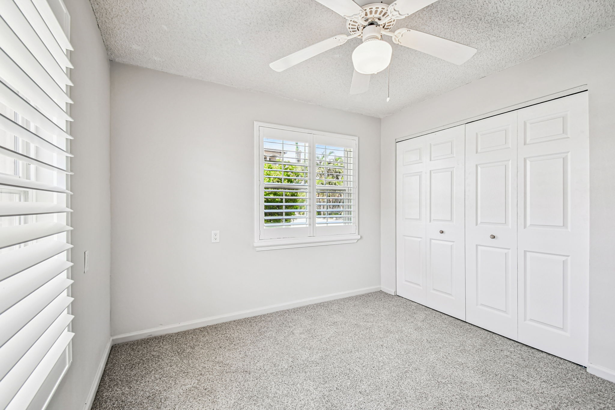 Madeira Beach, Florida, 33708, United States, 4 Bedrooms Bedrooms, ,2 BathroomsBathrooms,Residential,For Sale,2005483