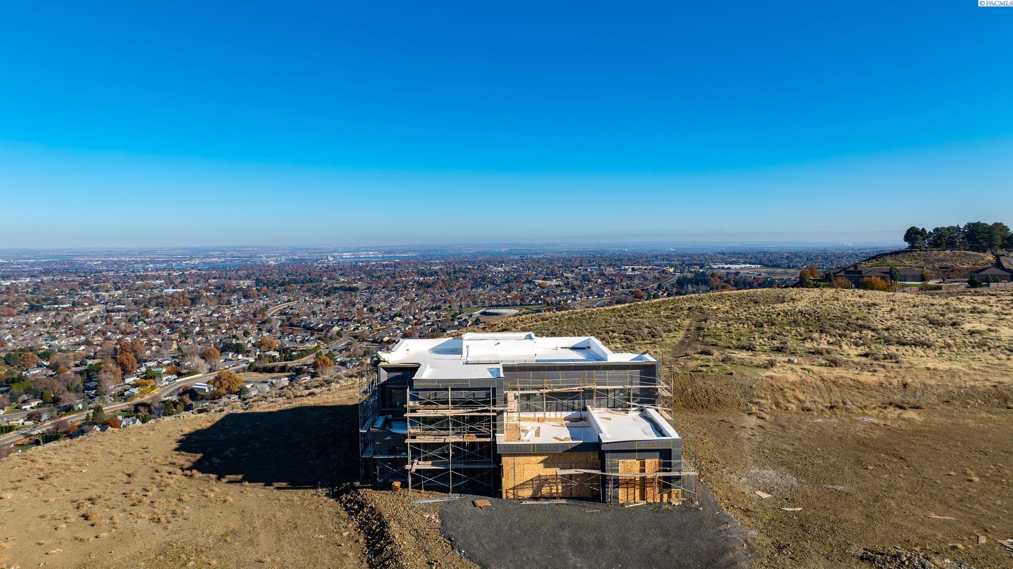 Kennewick, Washington, 99338, United States, 4 Bedrooms Bedrooms, ,4 BathroomsBathrooms,Residential,For Sale,1997213