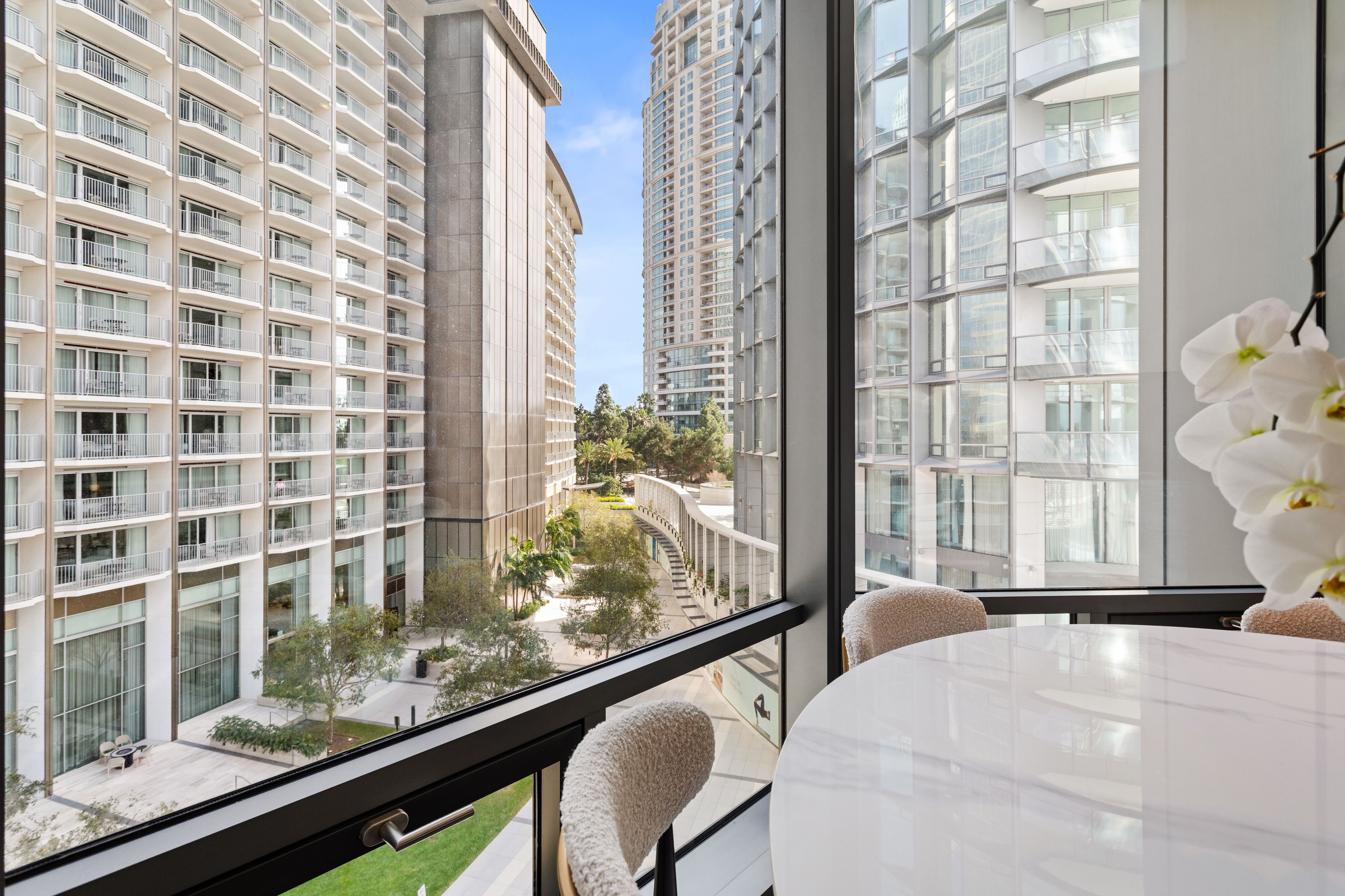  211 West Elm Court - 物件實景