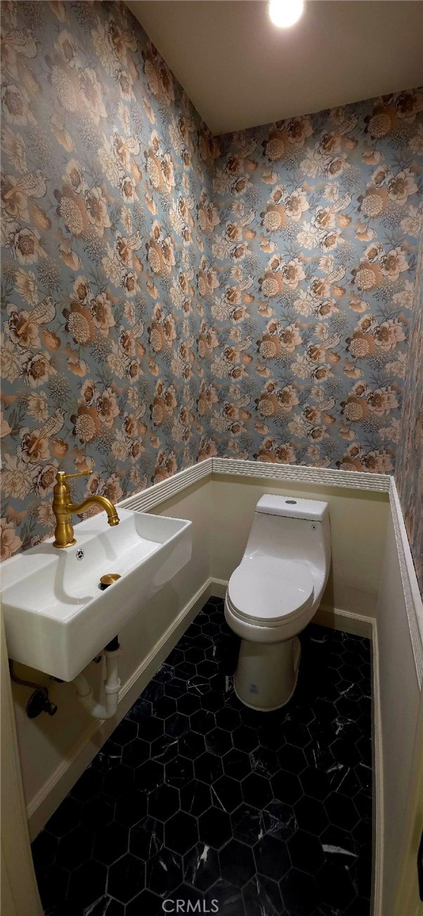 Los Angeles, California, 90047, United States, 2 Bedrooms Bedrooms, ,1 BathroomBathrooms,Residential,For Sale,1931477