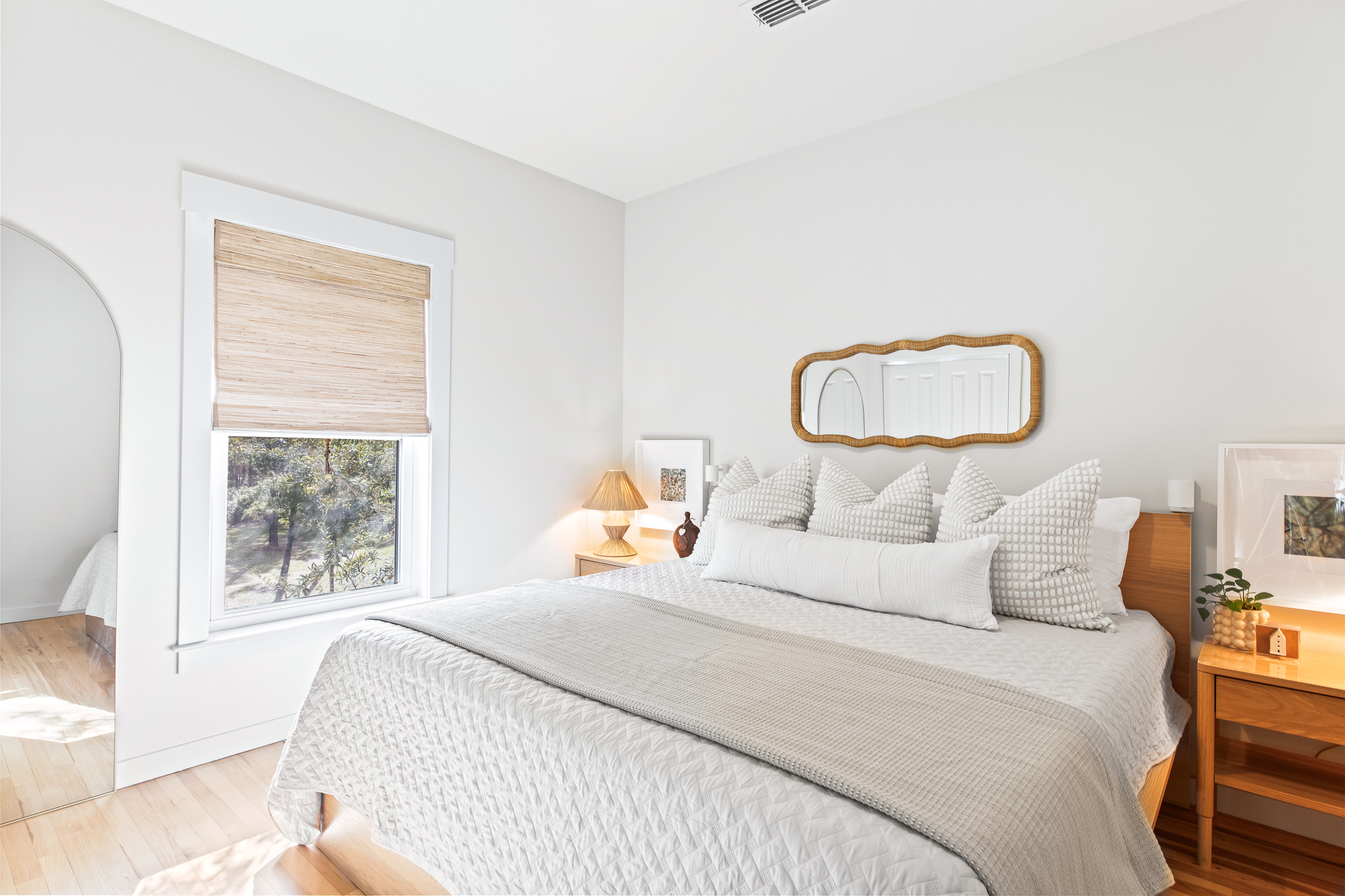  Furnished Coastal Retreat on Over an Acre with Pickleball Court - 物件實景