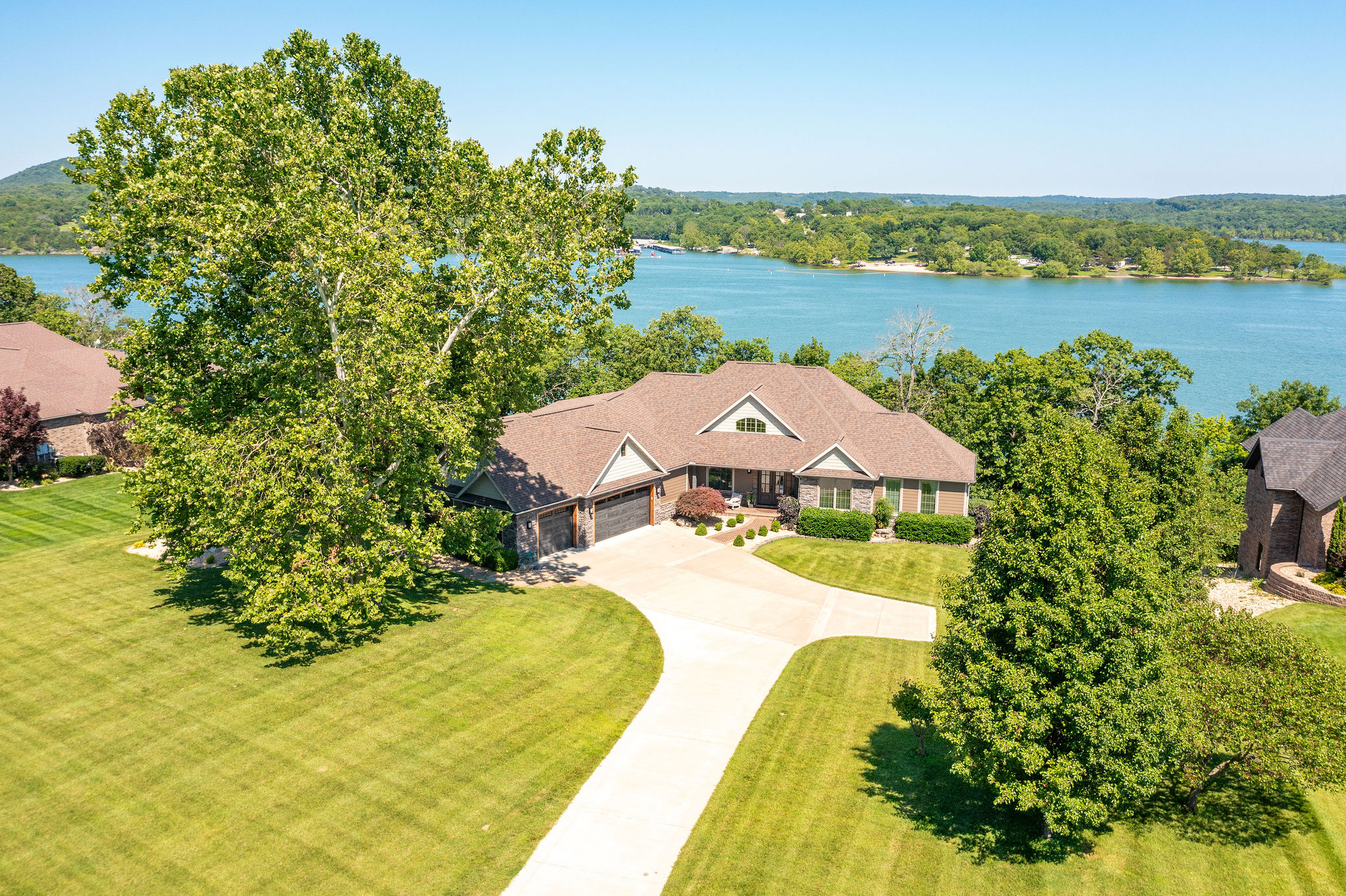 Shell Knob, Missouri, 65747, United States, 4 Bedrooms Bedrooms, ,5 BathroomsBathrooms,Residential,For Sale,1894340