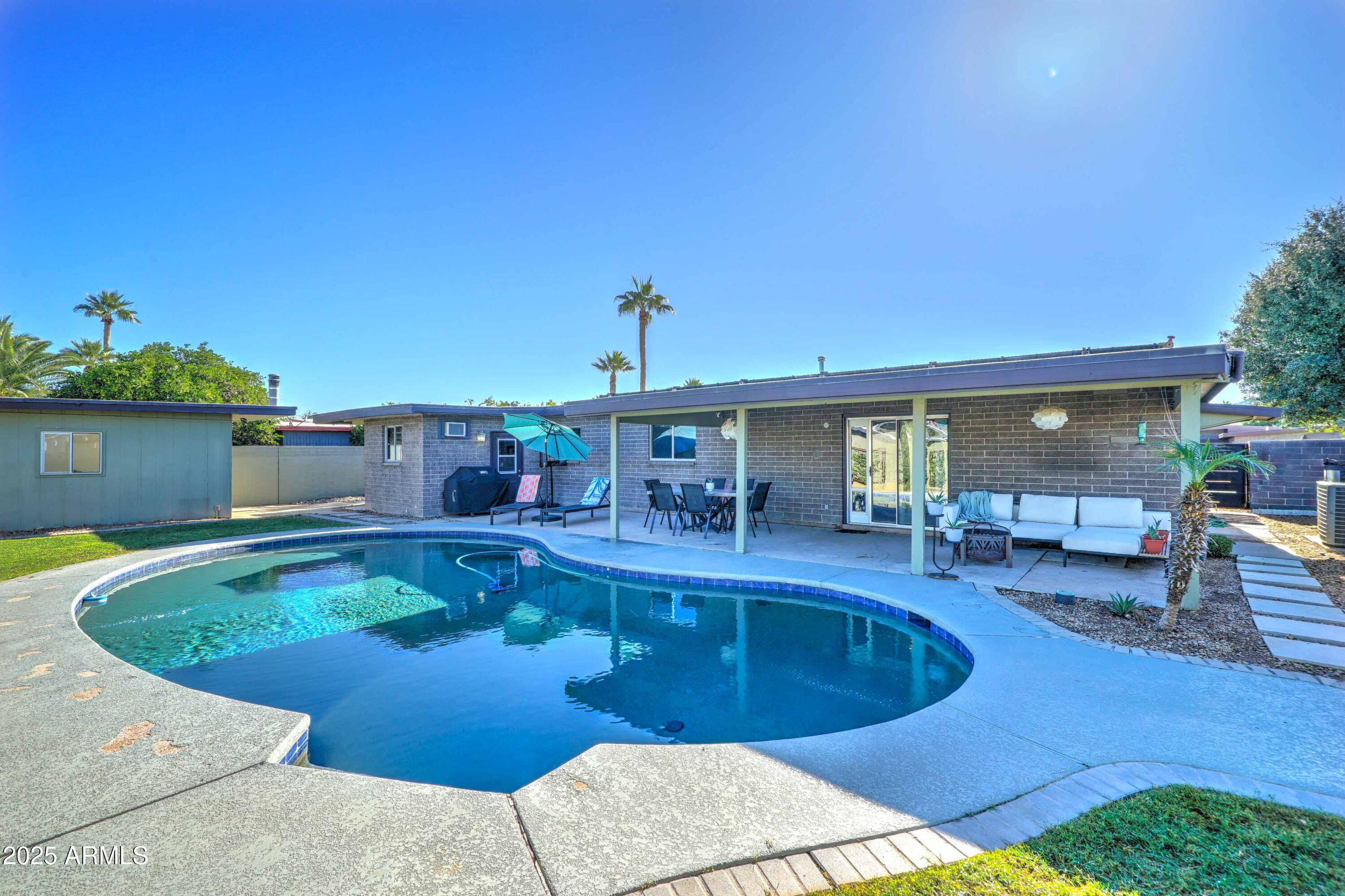 Phoenix, Arizona, 85028, United States, 4 Bedrooms Bedrooms, ,3 BathroomsBathrooms,Residential,For Sale,1989042