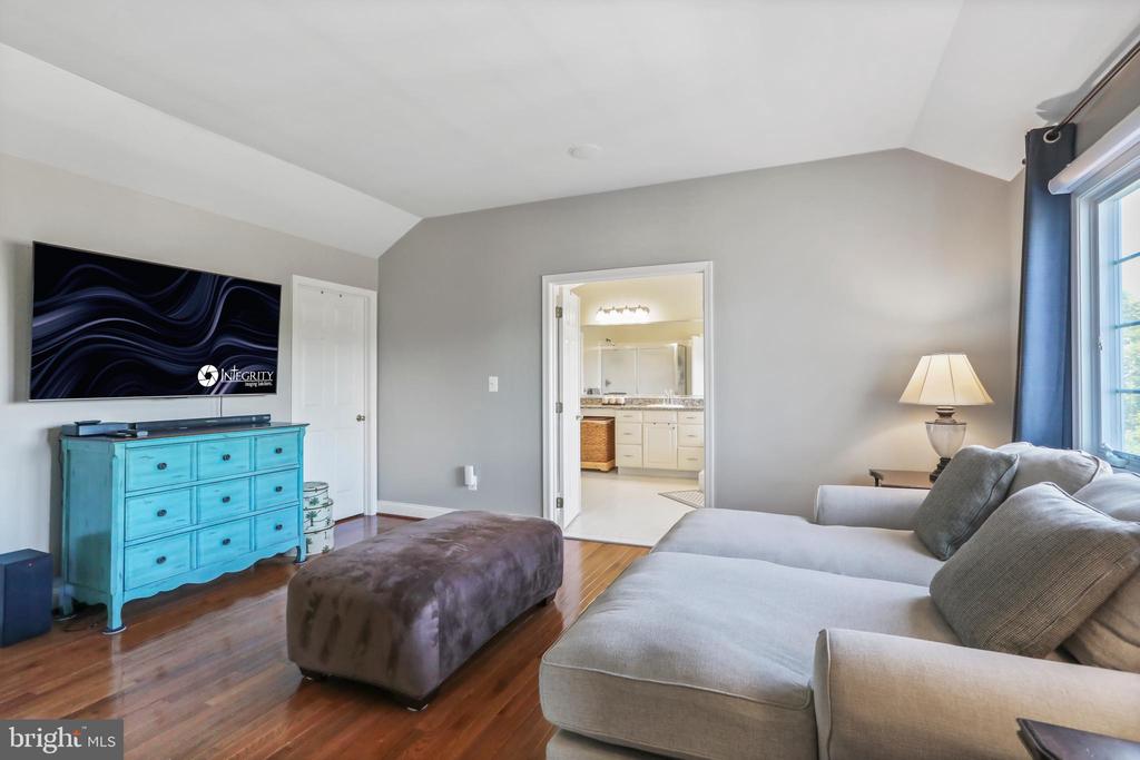 Waterford, Virginia, 20197, United States, 4 Bedrooms Bedrooms, ,5 BathroomsBathrooms,Residential,For Sale,1941290